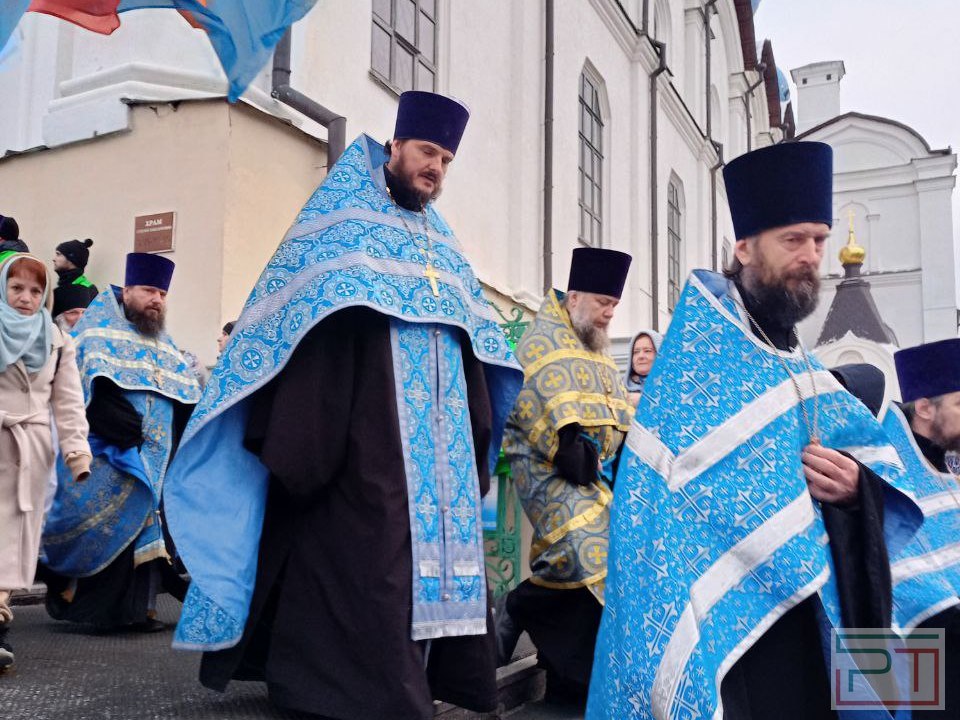 «Это день особой благодарности Царице Небесной»: в Казани прошел крестный ход с иконой Богородицы