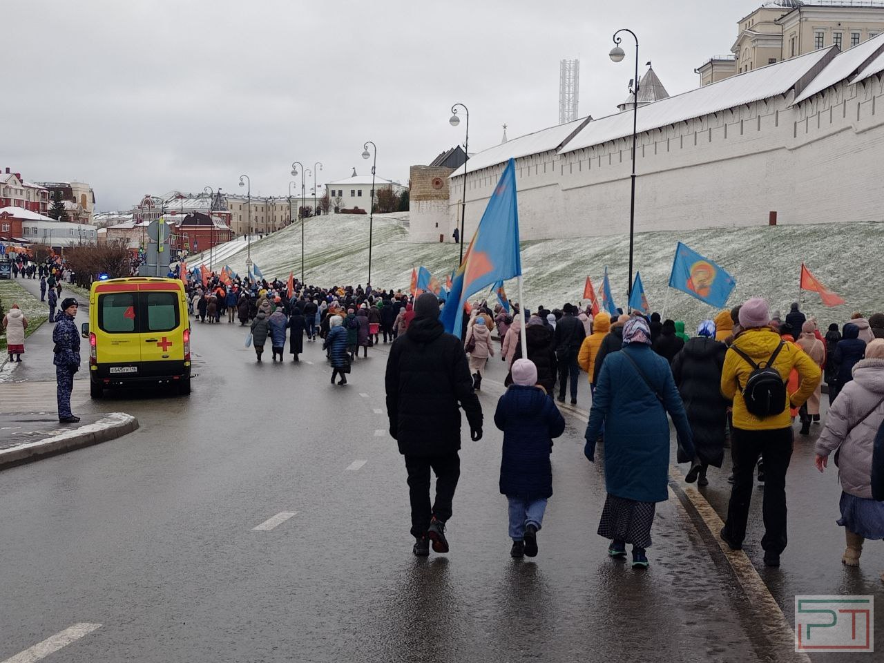 Крестный ход с Казанской иконой Божией Матери