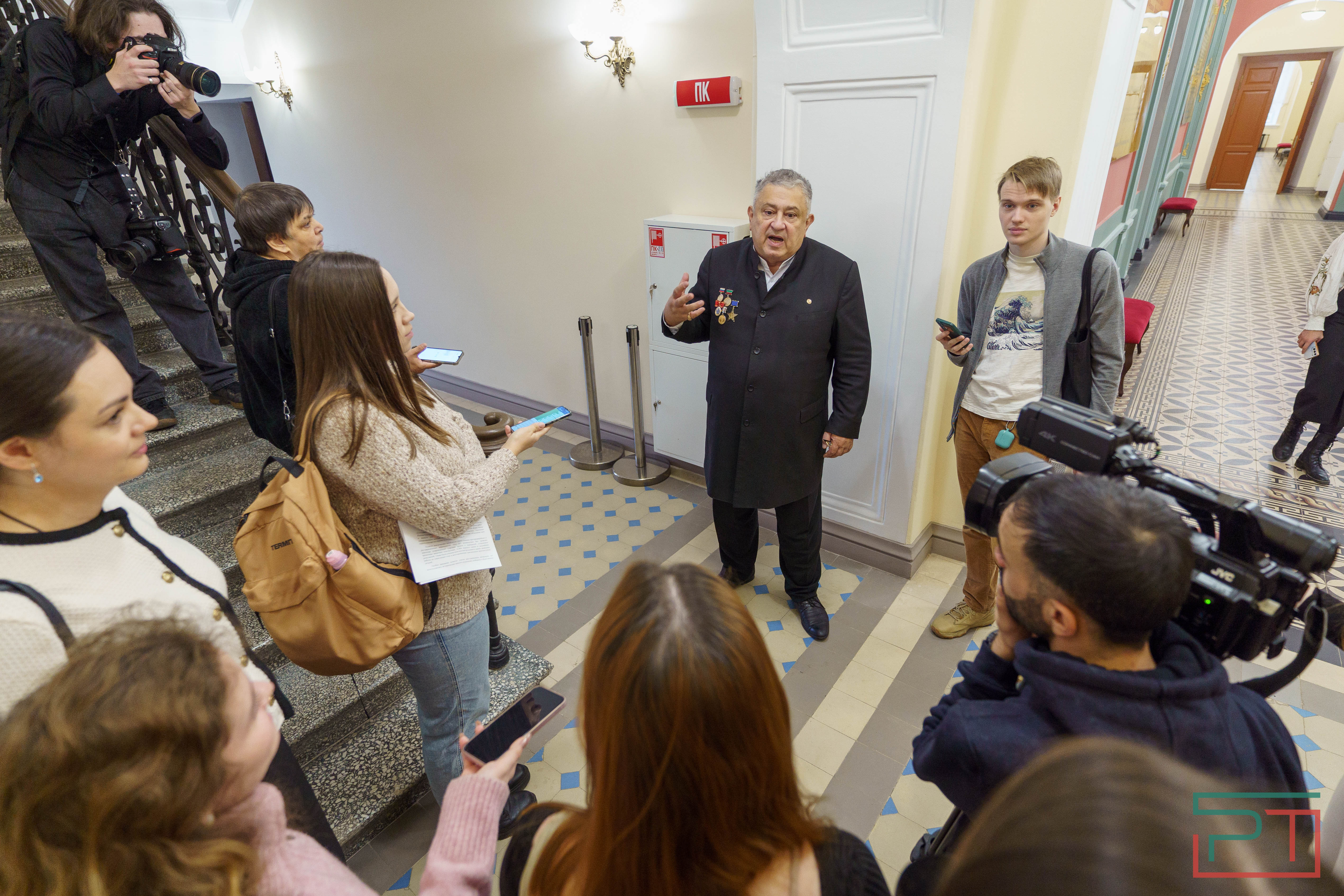 Пресс-тур по зданию Алафузовского театра
