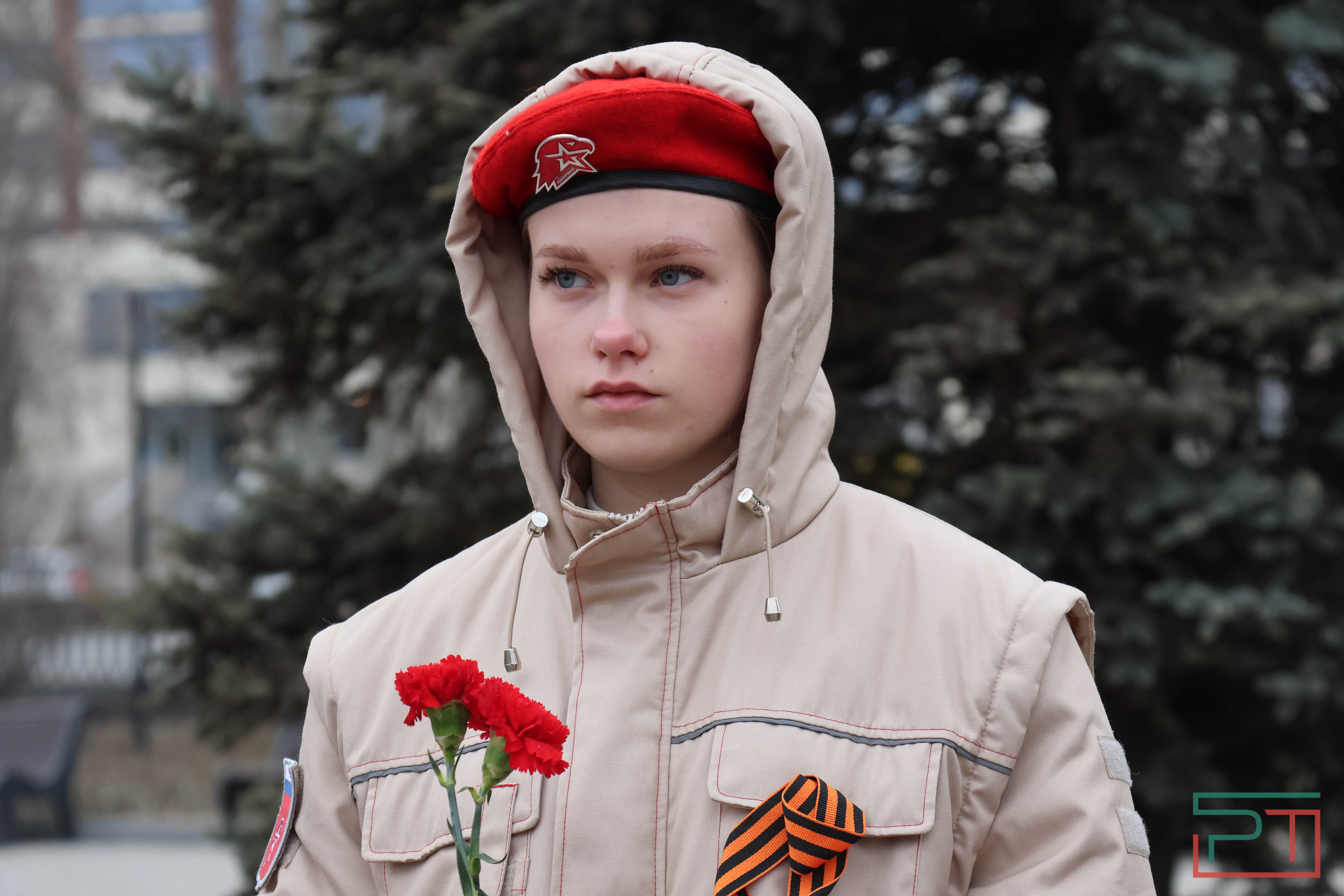 Возложение цветов в честь Дня Героев Отечества