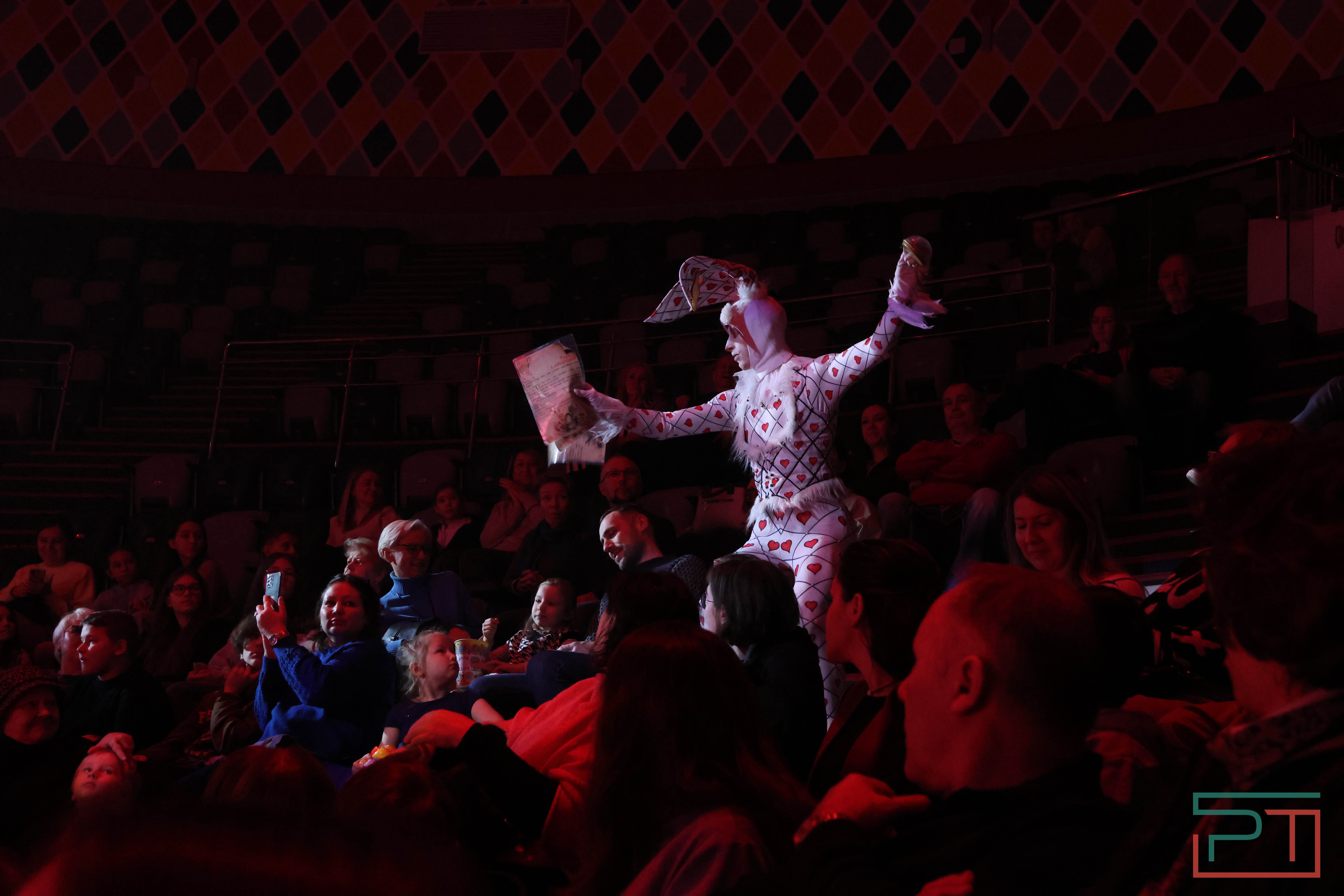 Чудесатая сказка на новый лад: в Казанском цирке состоялась премьера новогоднего шоу «Лабиринт»