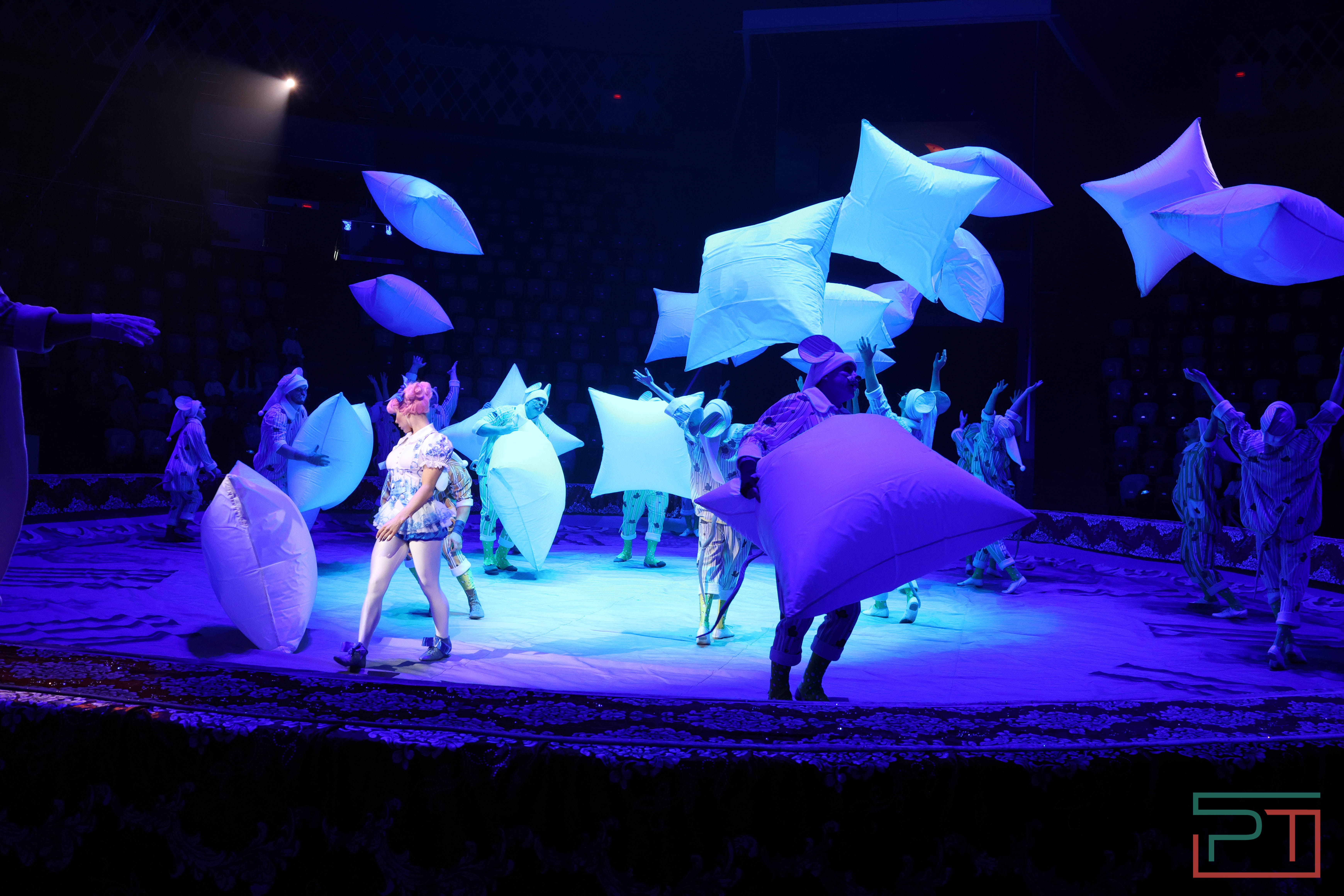 Чудесатая сказка на новый лад: в Казанском цирке состоялась премьера новогоднего шоу «Лабиринт»