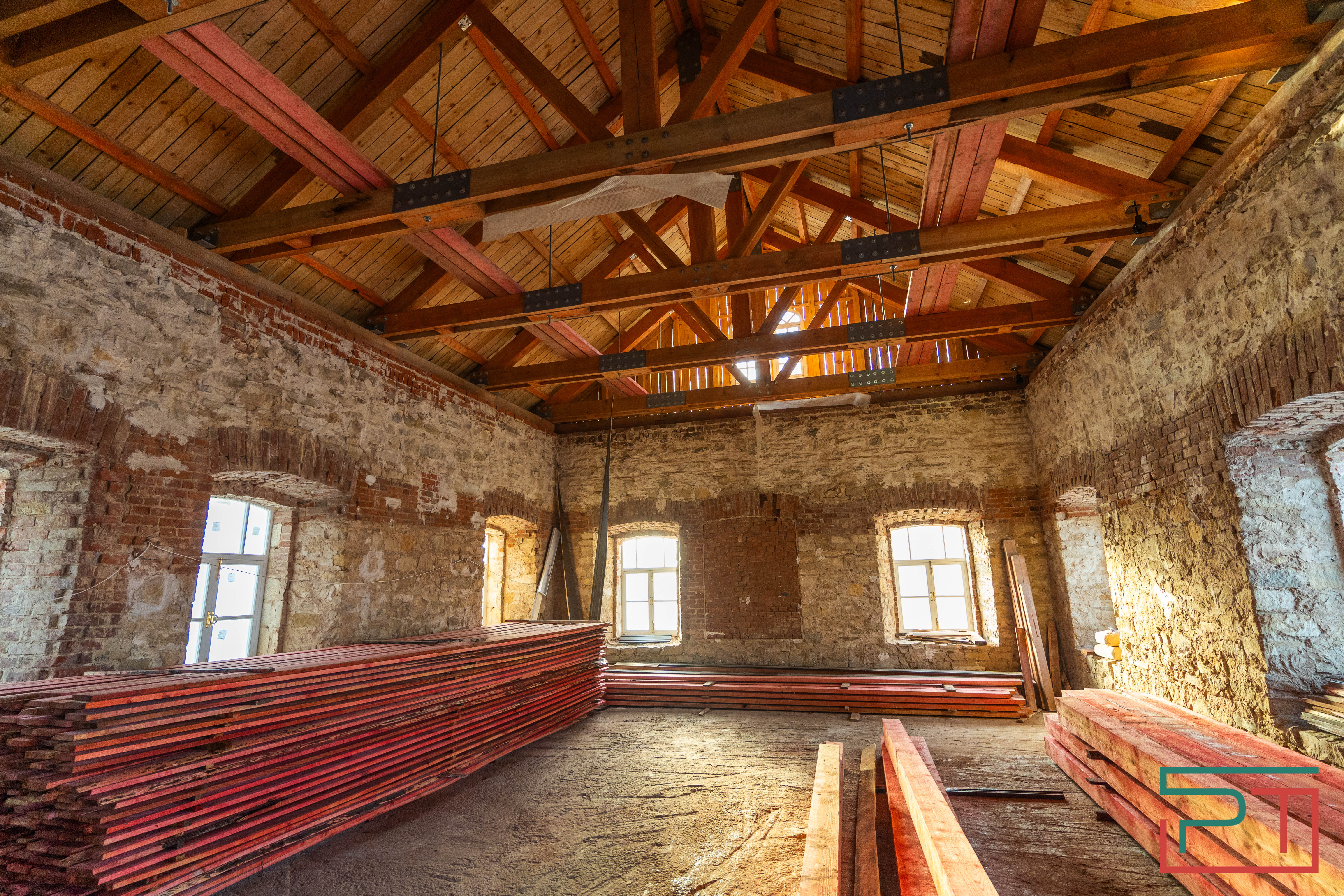 Пресс-тур по базе заводской конторы Ушкова