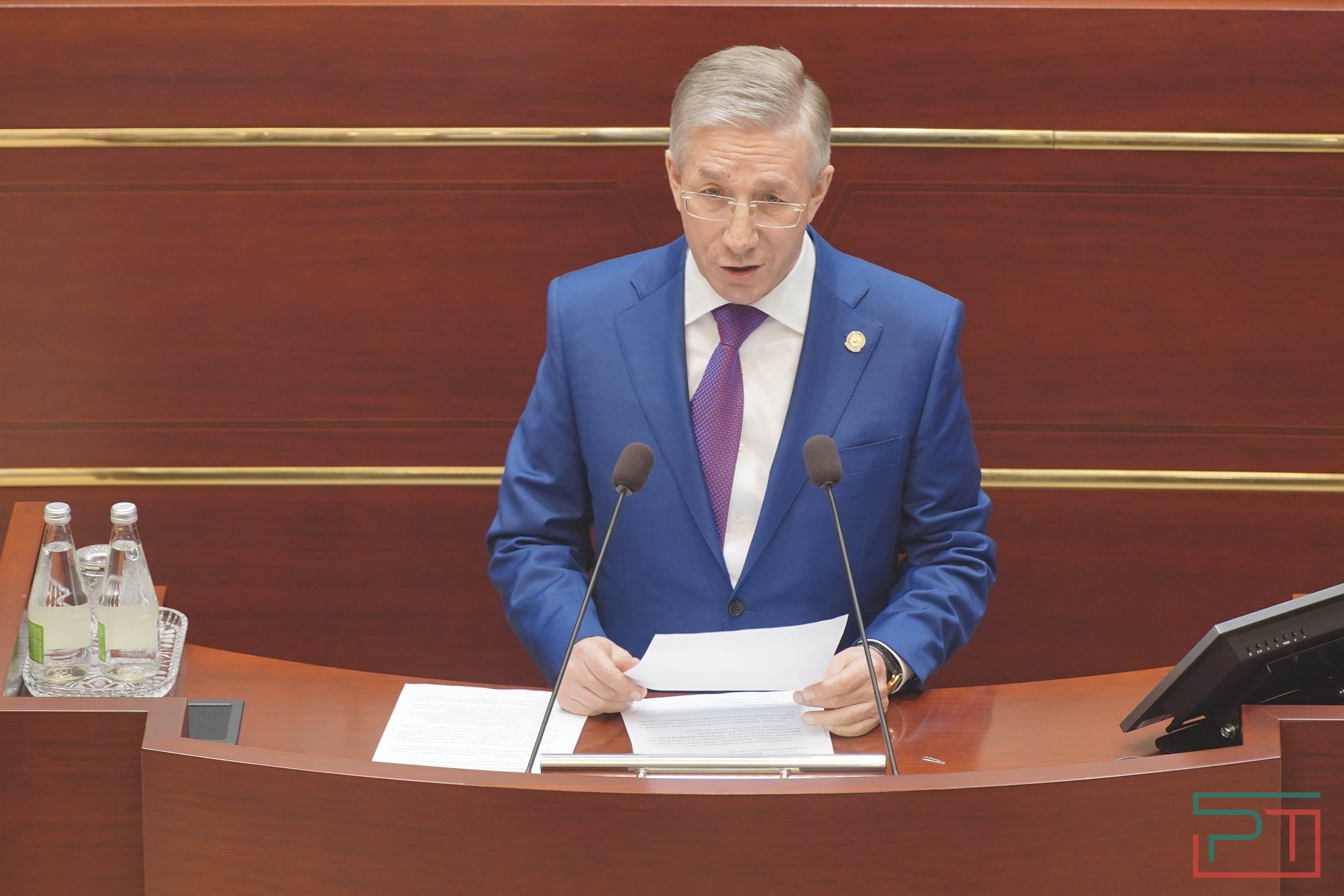 Мигрантов адаптировать, собак регистрировать: Госсовет Татарстана провел последнюю сессию в году