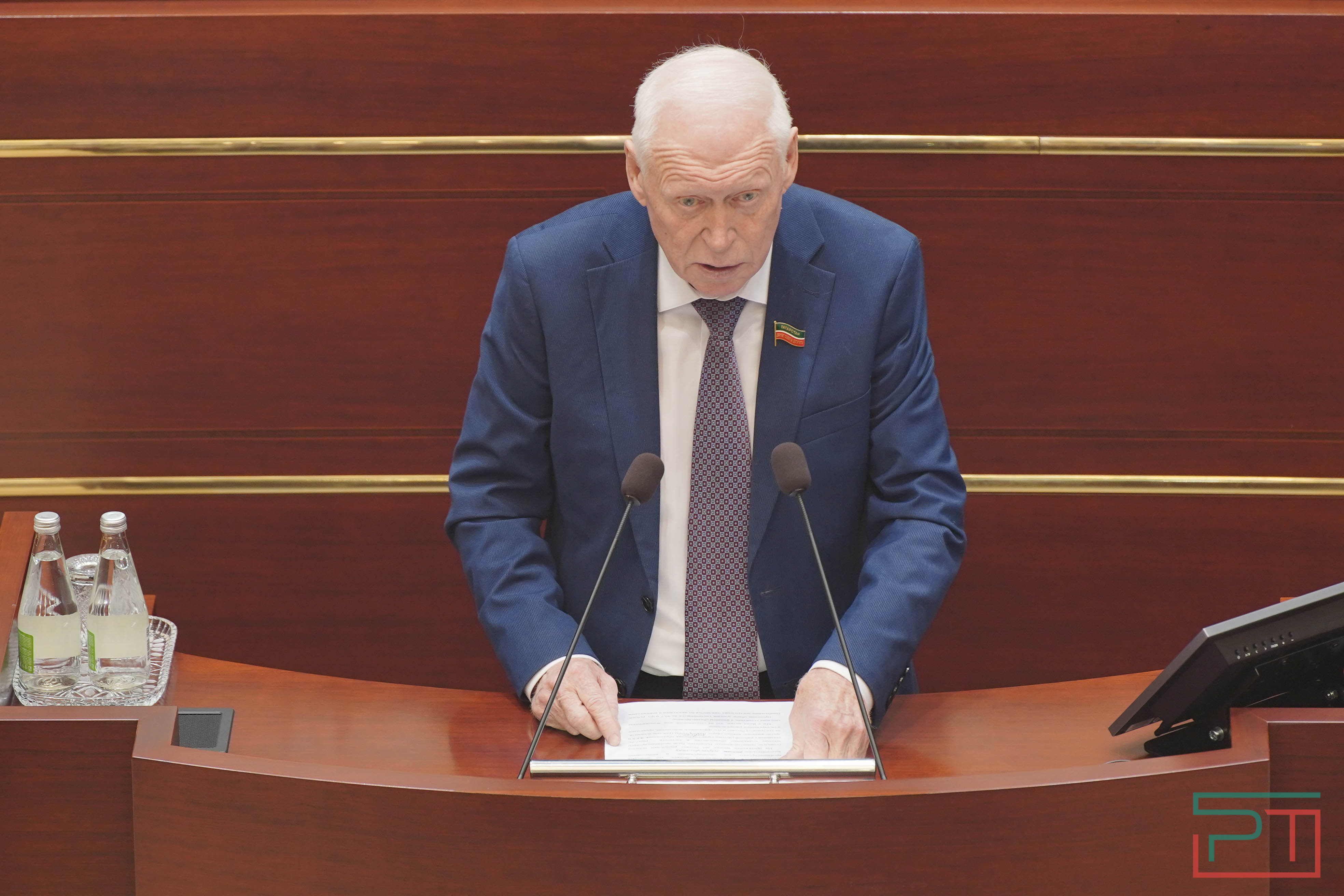 Мигрантов адаптировать, собак регистрировать: Госсовет Татарстана провел последнюю сессию в году