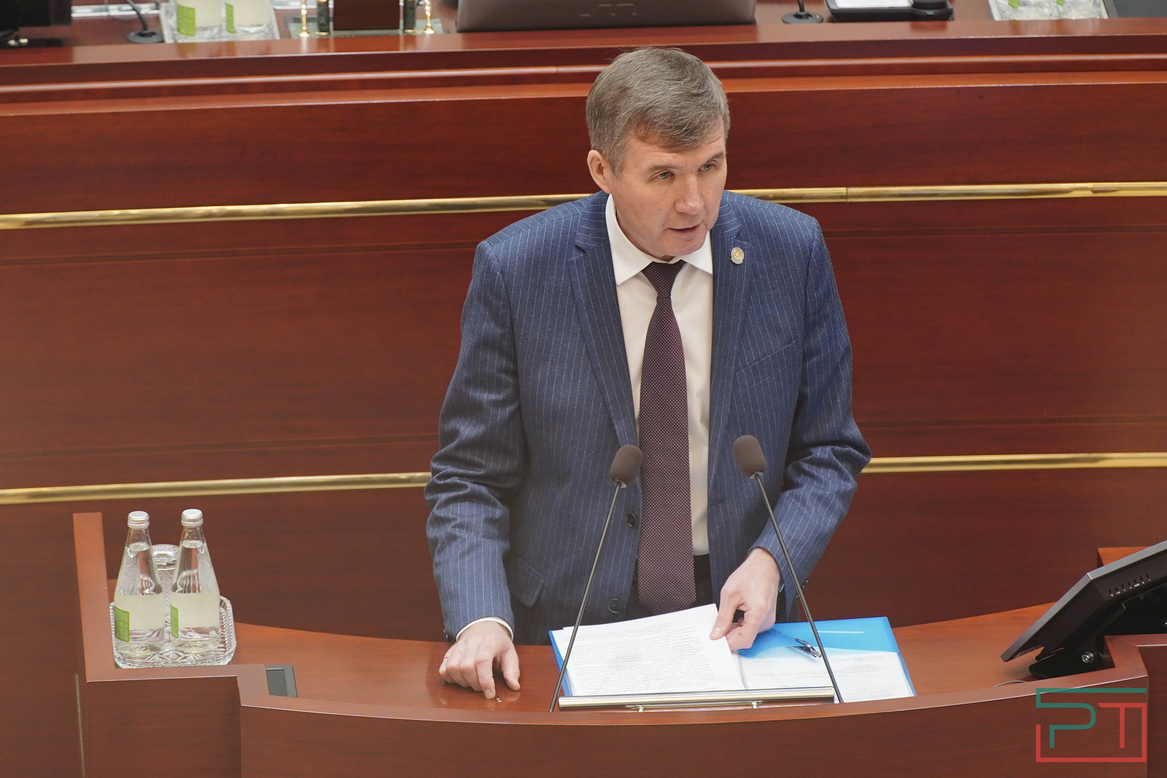 Мигрантов адаптировать, собак регистрировать: Госсовет Татарстана провел последнюю сессию в году