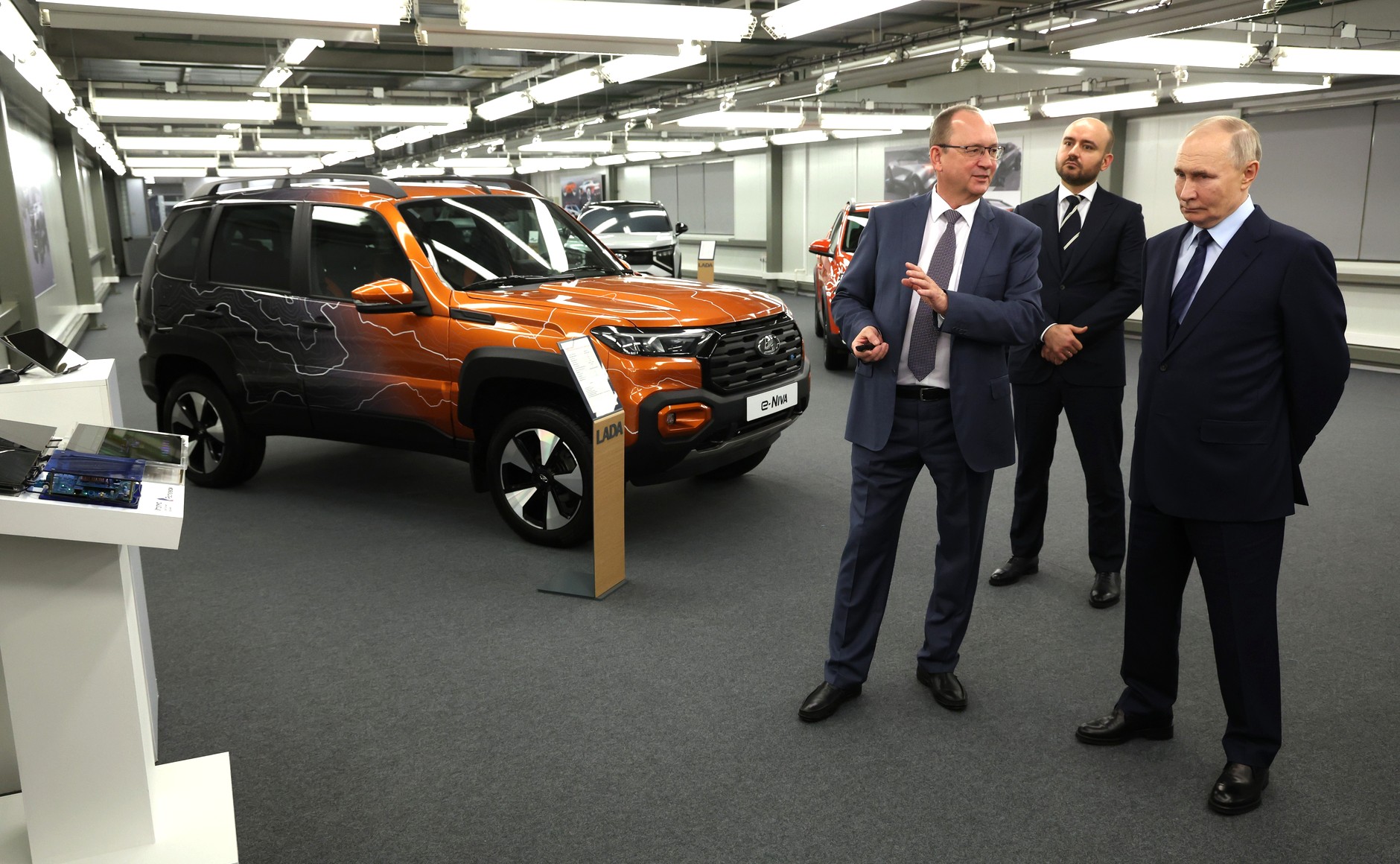 Iskra, T-134: какие новые модели «Лады» представил Путину «АВТОВАЗ»