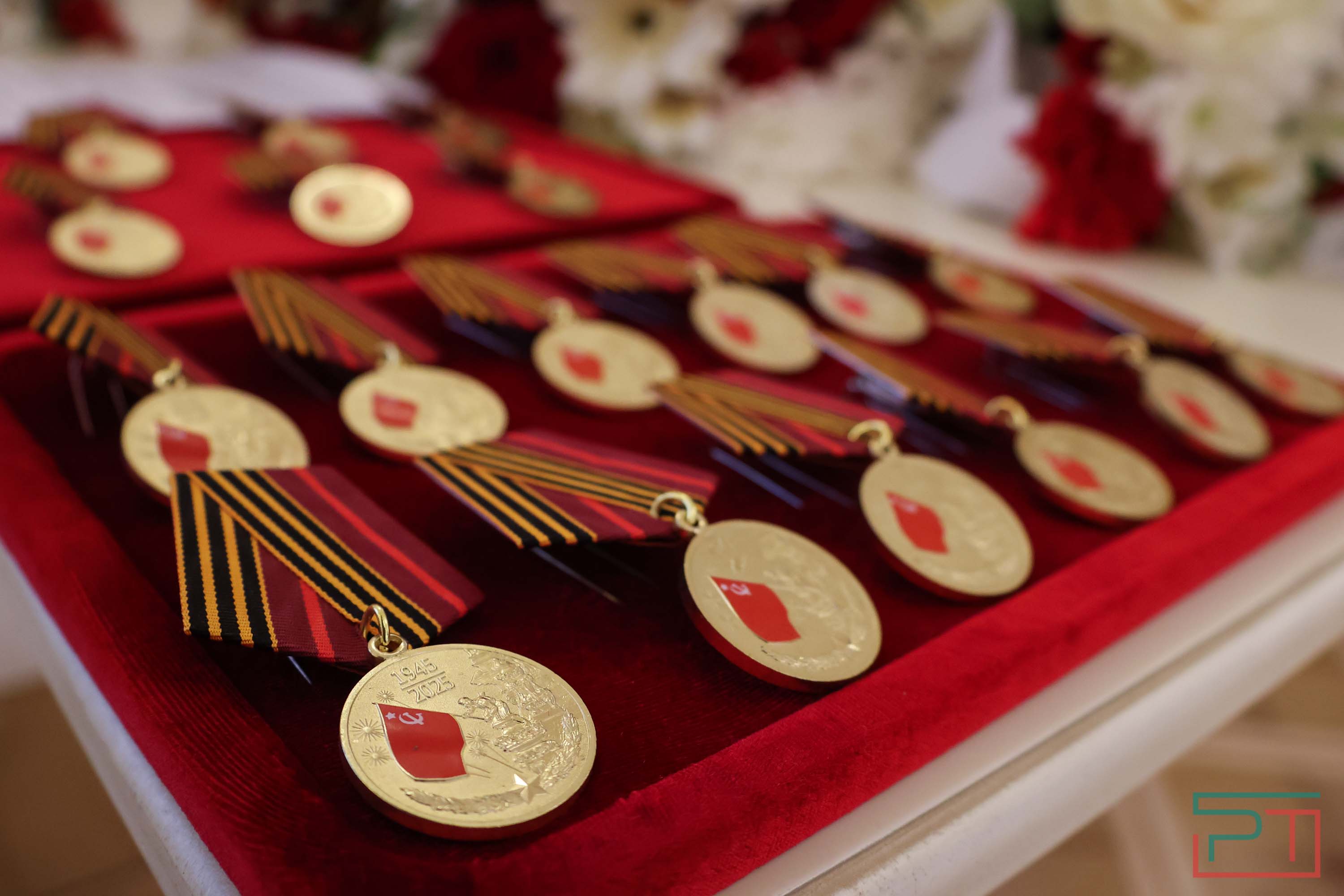 Вручение медалей ветеранам войны