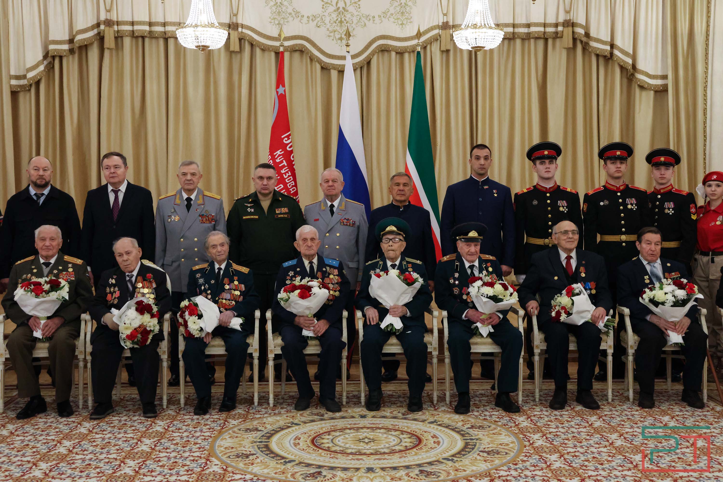 Вручение медалей ветеранам войны