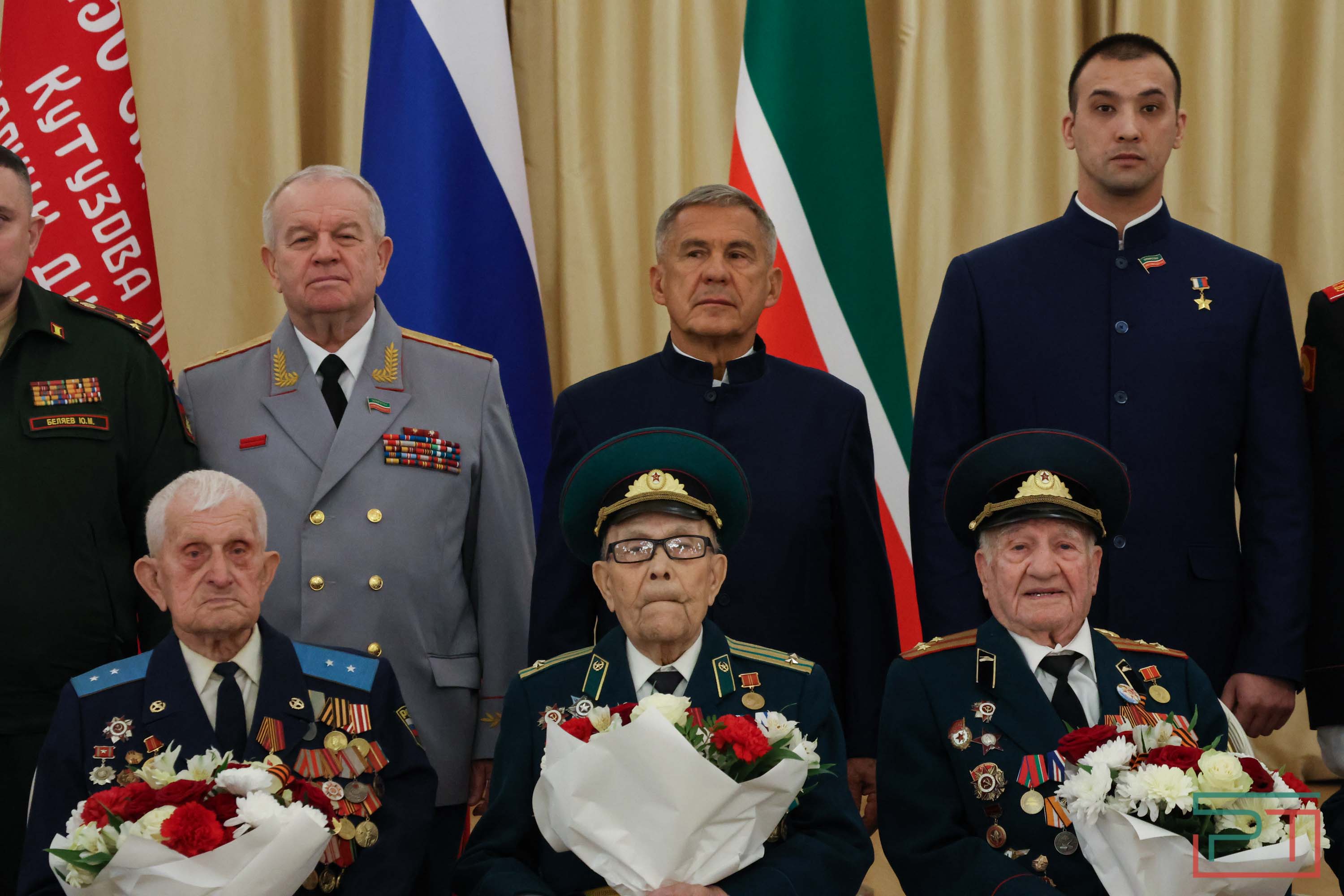 Вручение медалей ветеранам войны