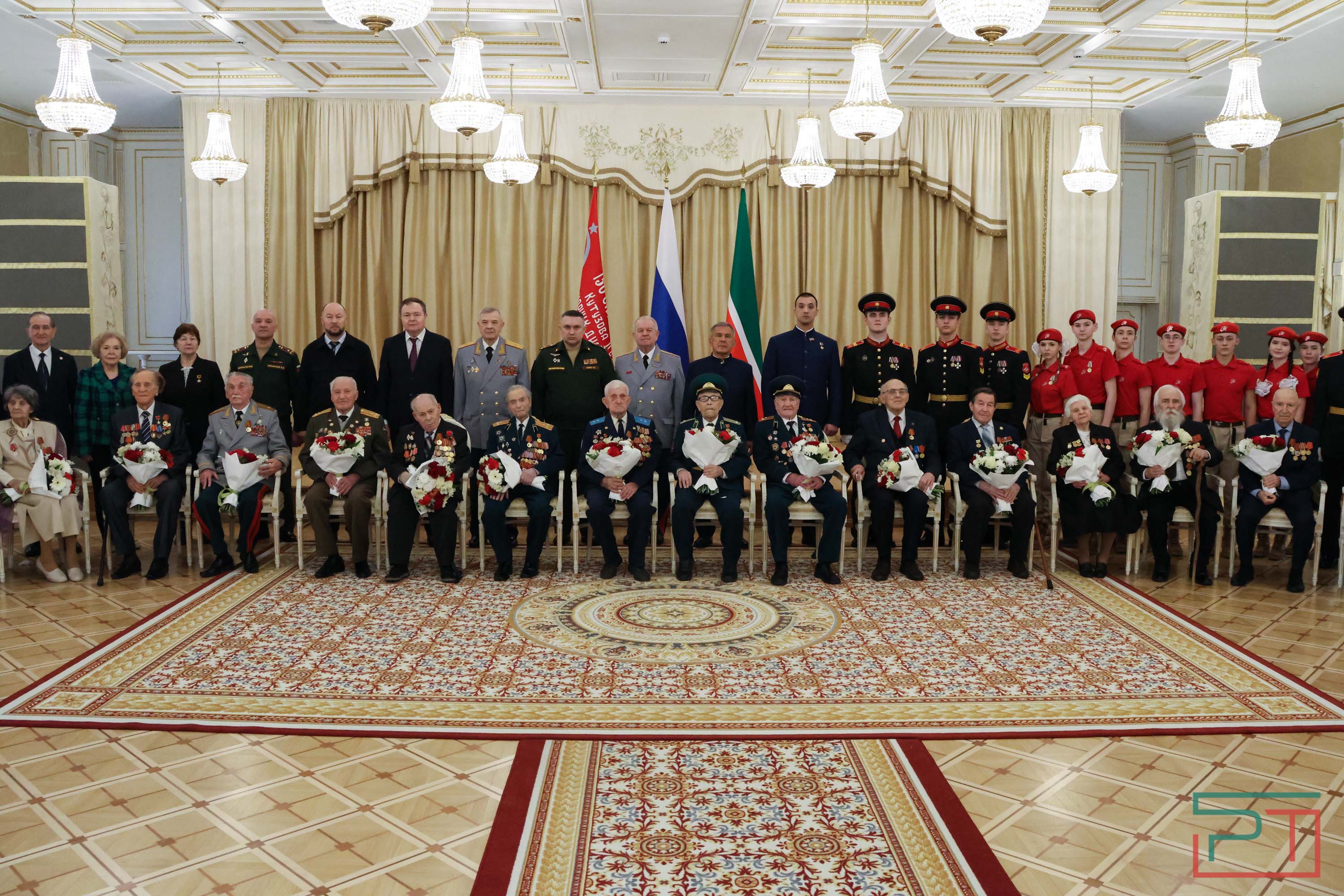 Вручение медалей ветеранам войны