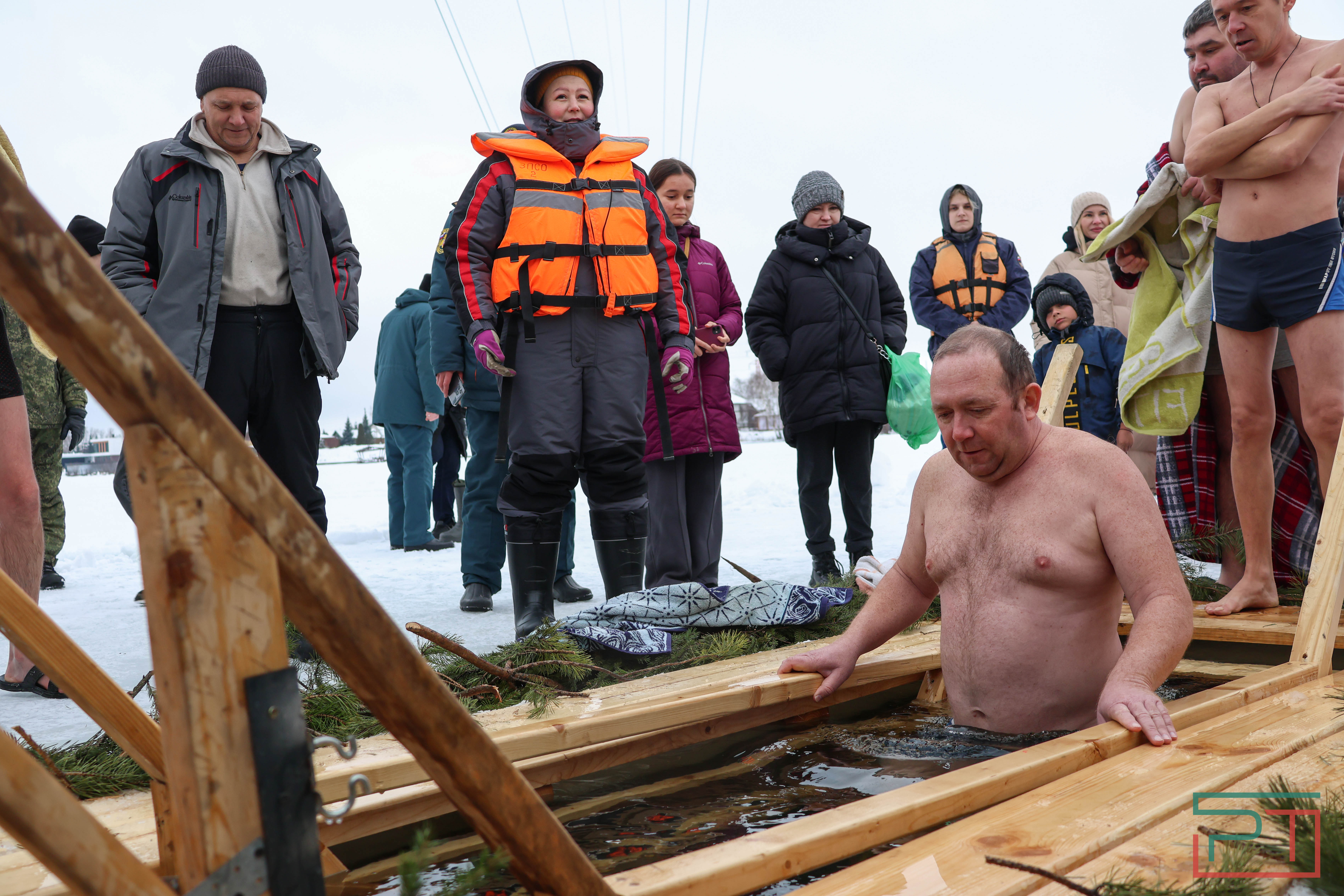 Крещенские купания на озере Верхний Кабан