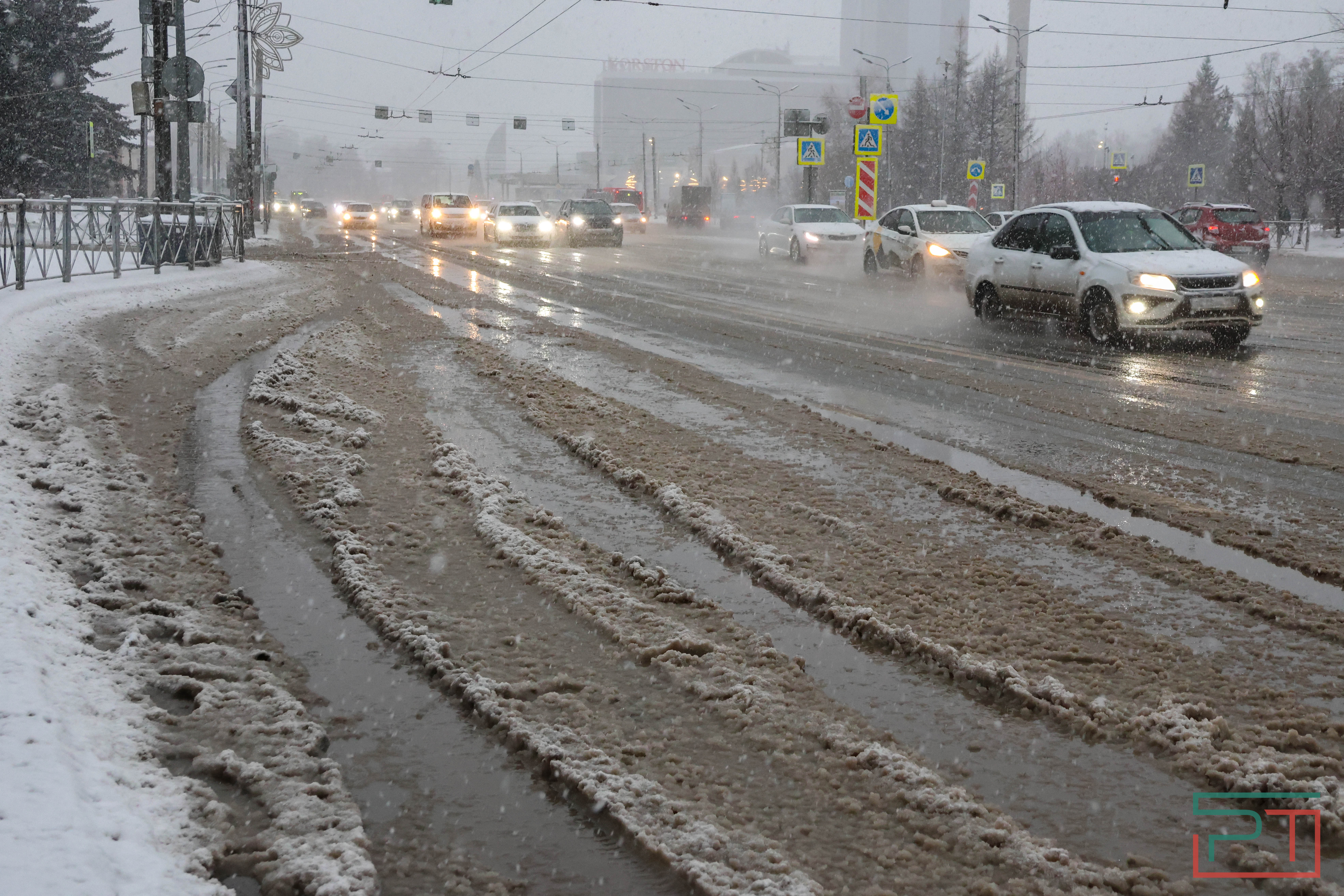 Зима отменяется: в январе казанцам вместо лыж пригодились зонтики