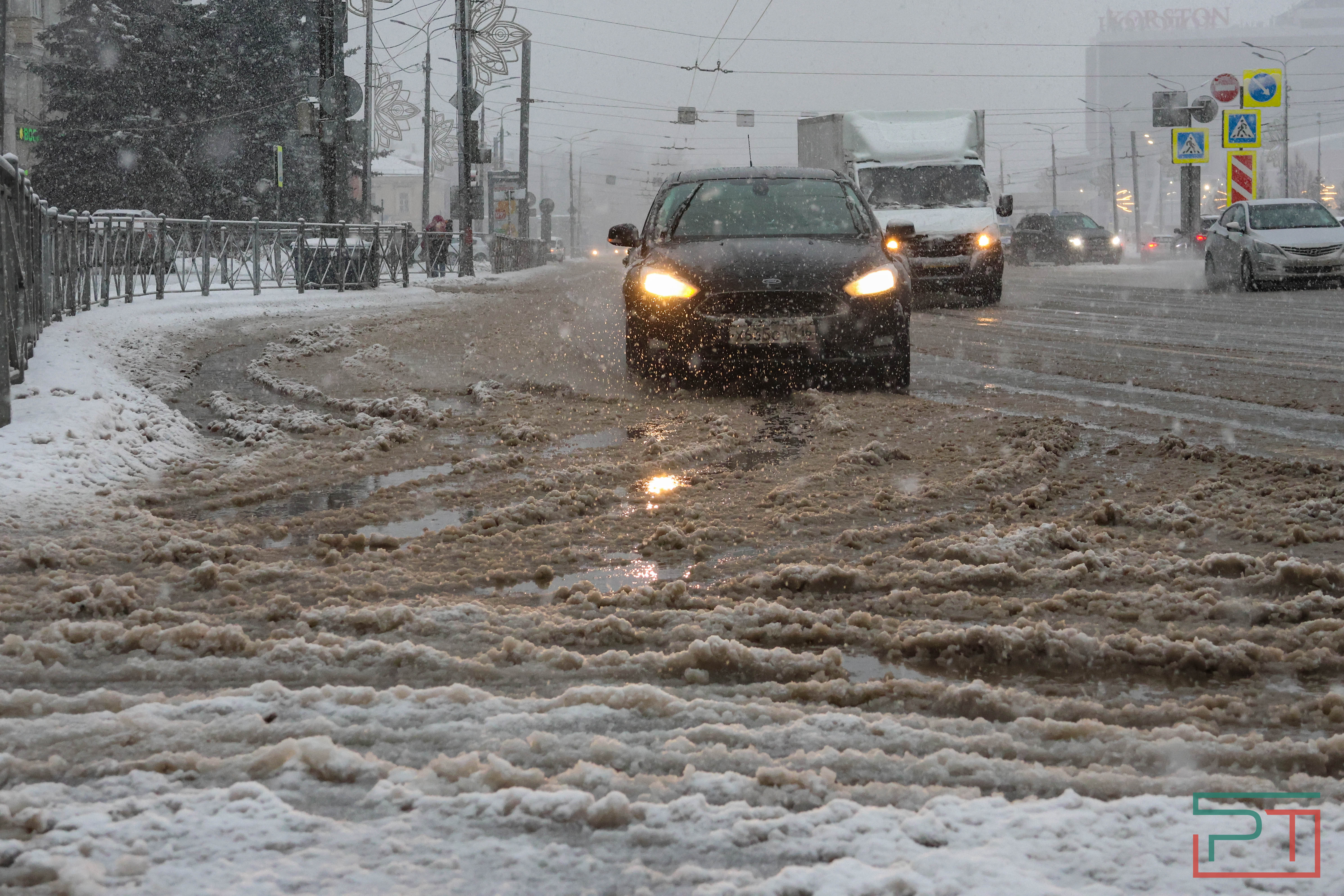 Зима отменяется: в январе казанцам вместо лыж пригодились зонтики