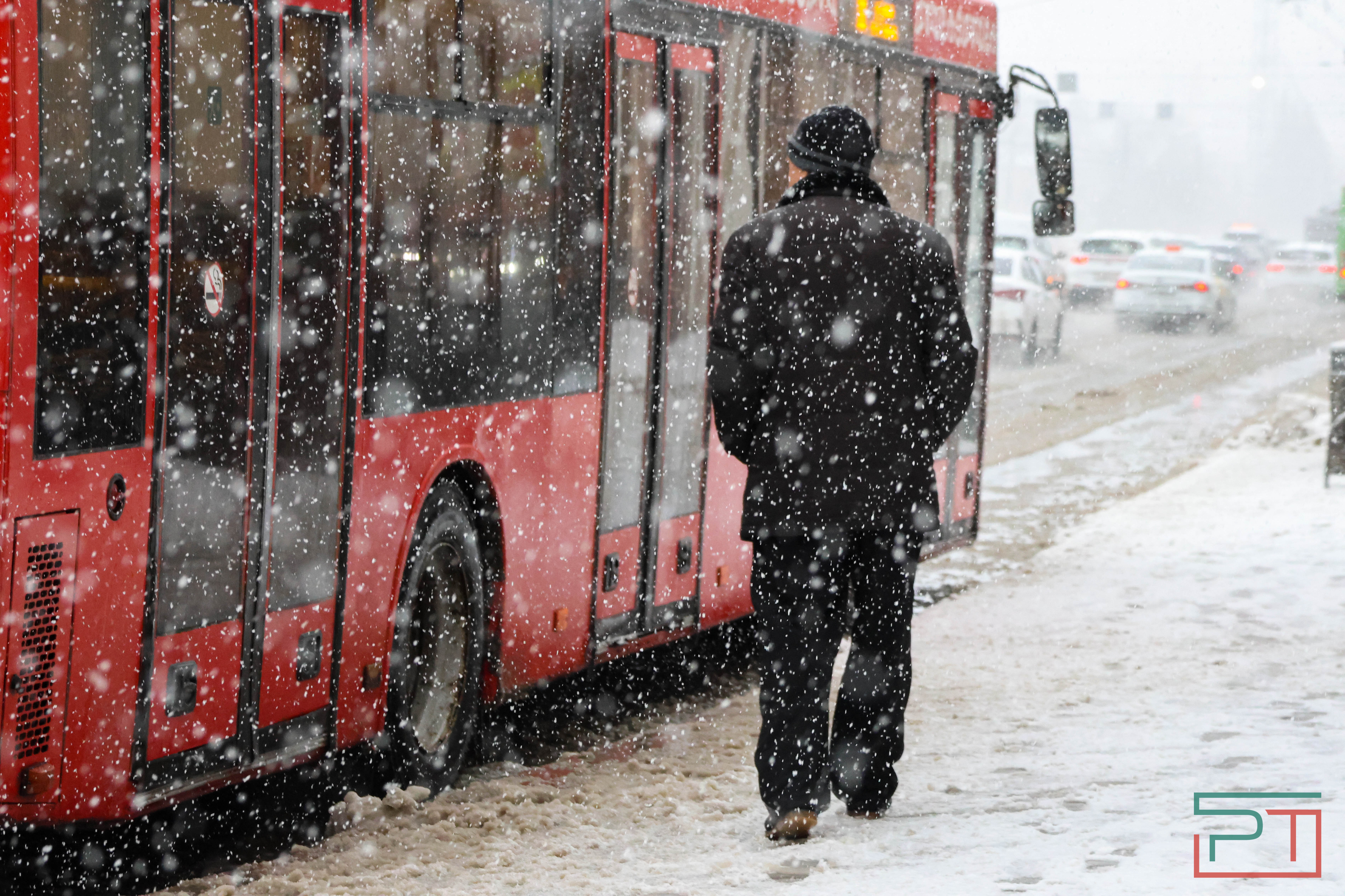 Зима отменяется: в январе казанцам вместо лыж пригодились зонтики