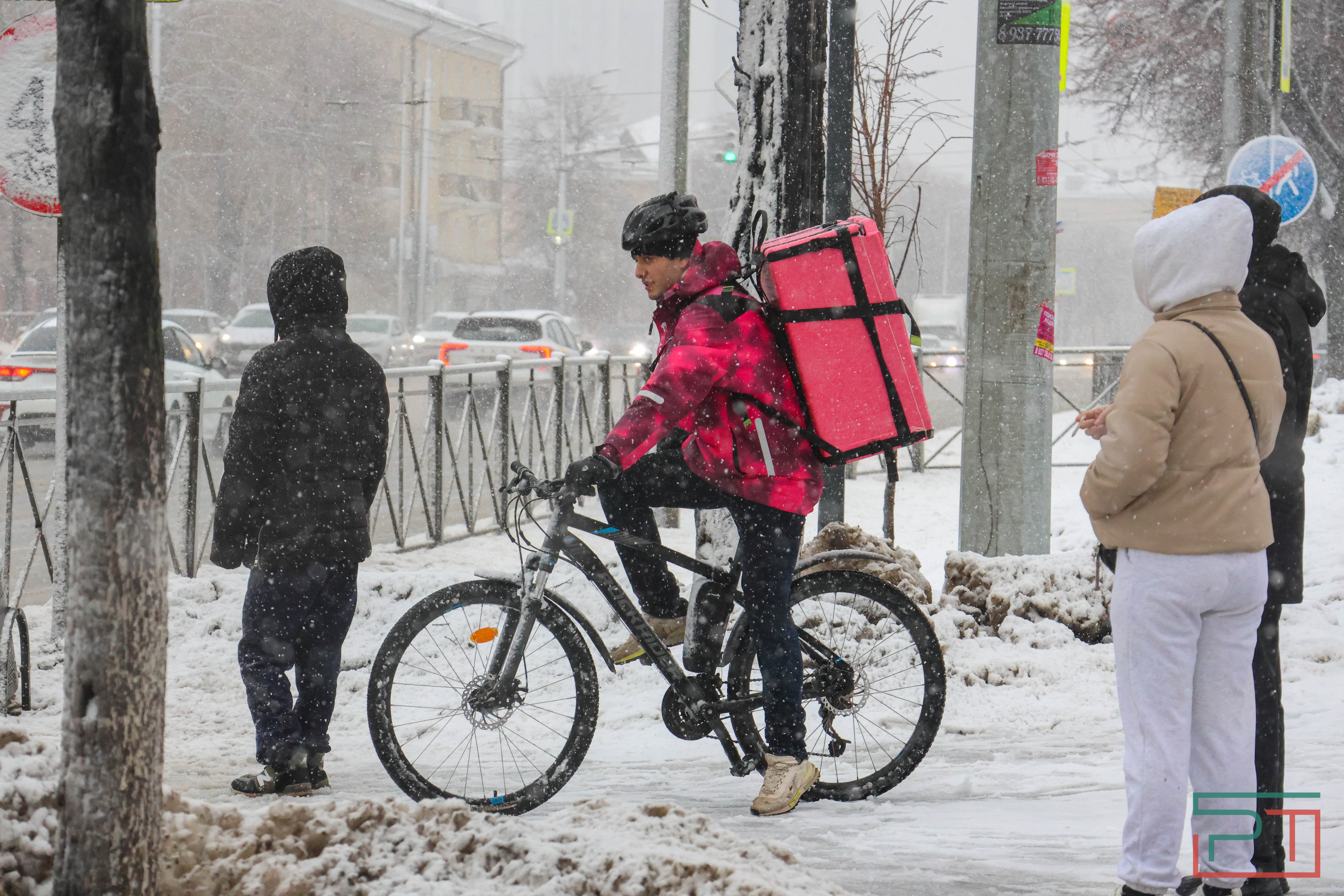 Зима отменяется: в январе казанцам вместо лыж пригодились зонтики
