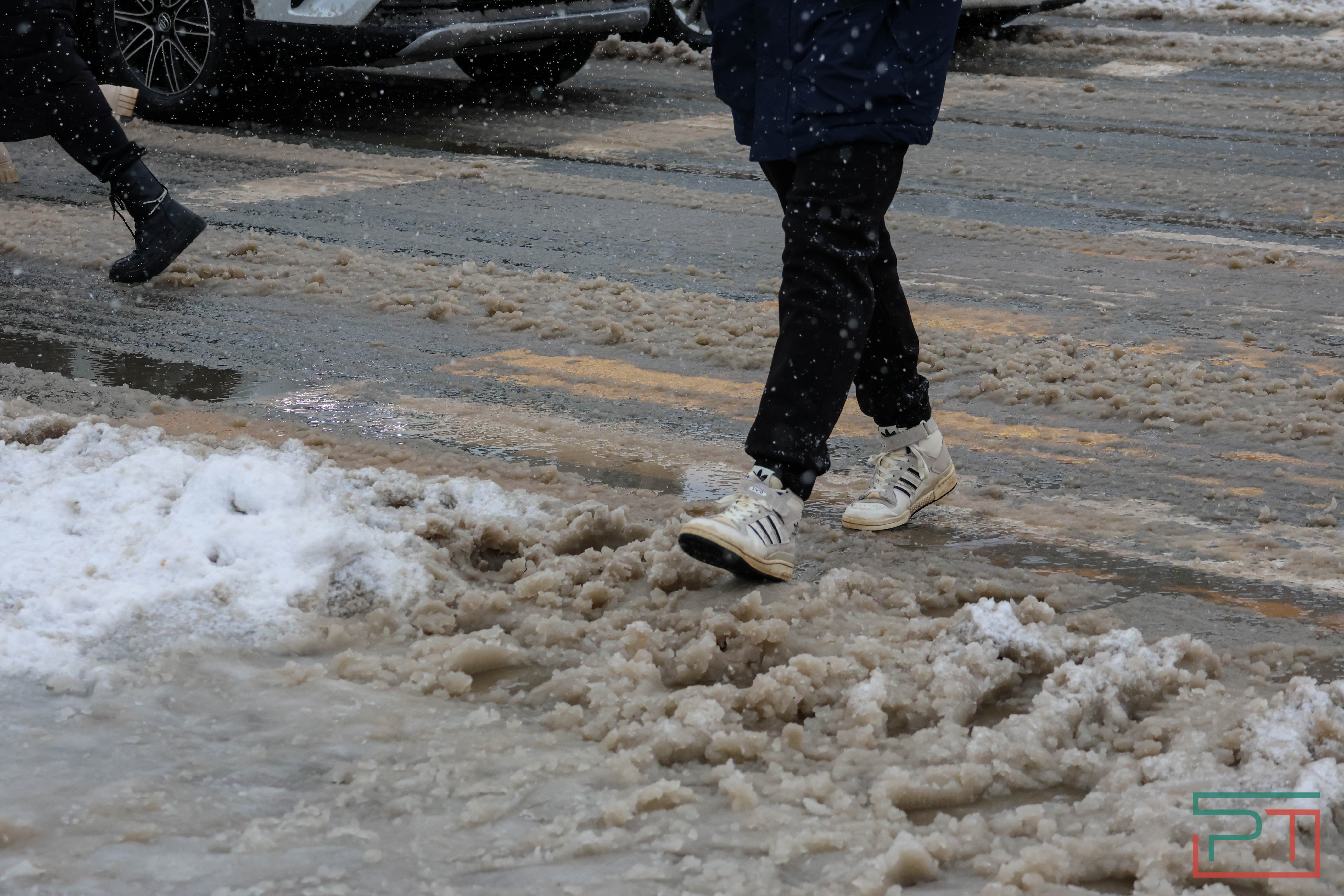 Зима отменяется: в январе казанцам вместо лыж пригодились зонтики