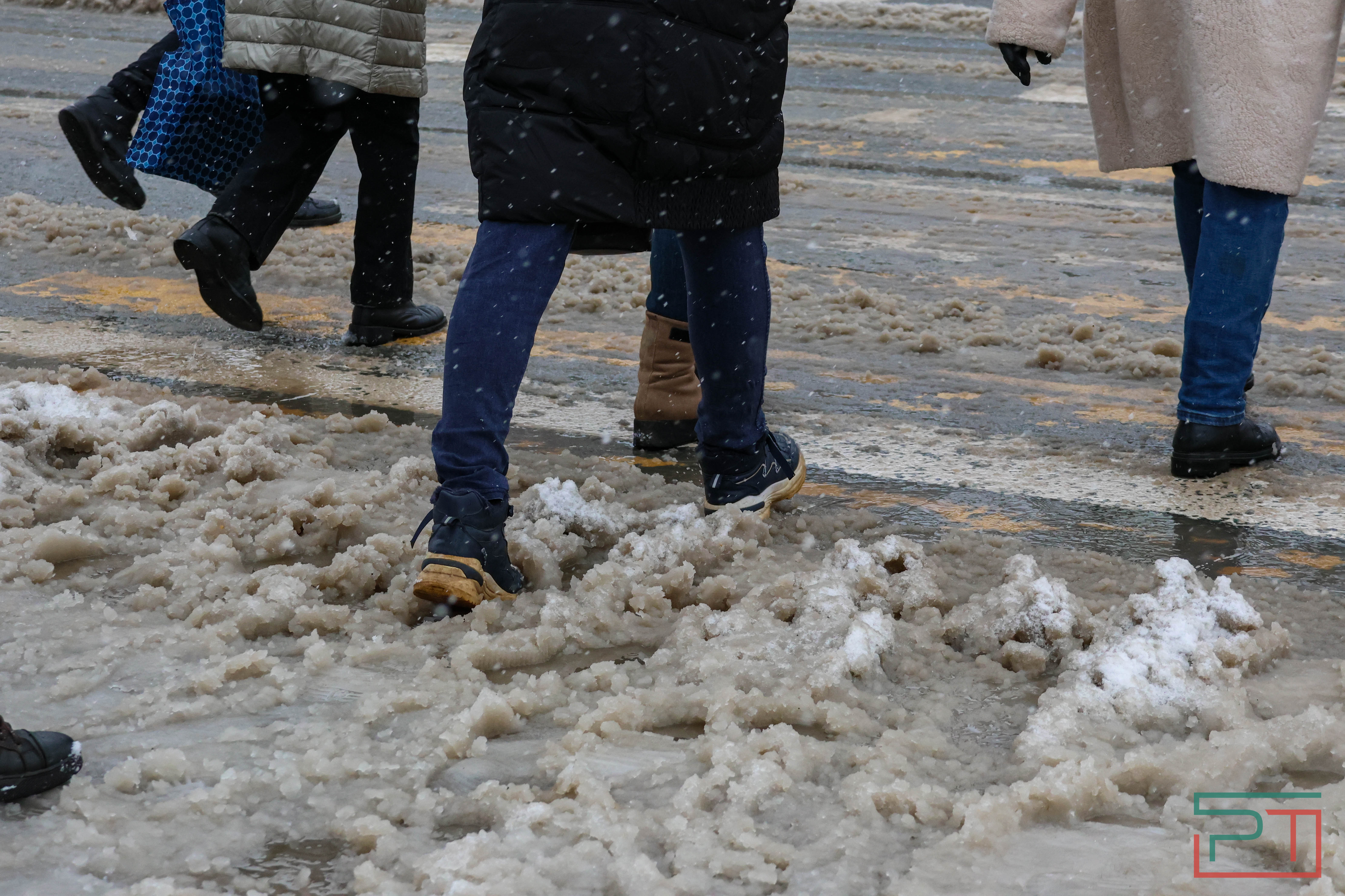 Зима отменяется: в январе казанцам вместо лыж пригодились зонтики