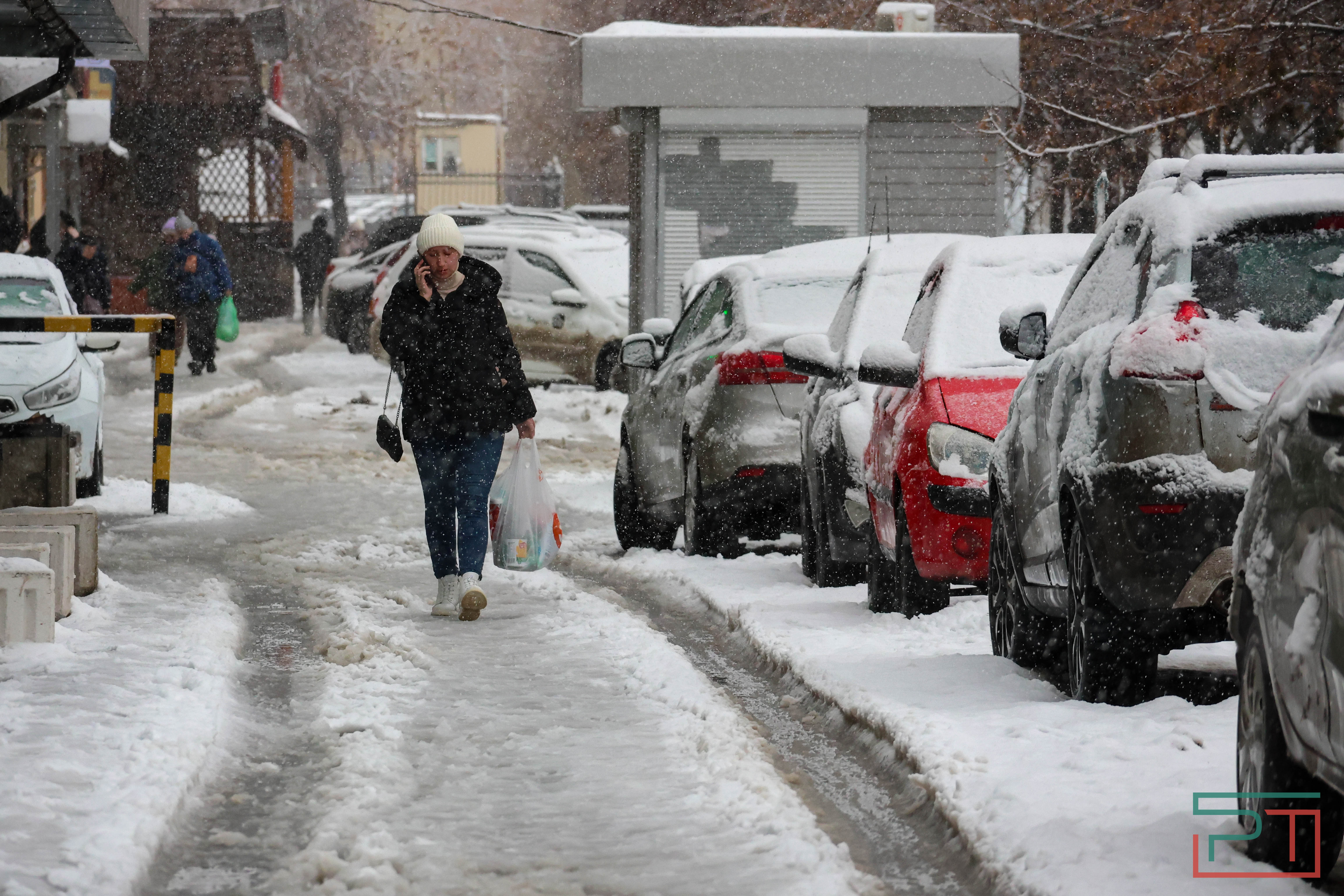 Зима отменяется: в январе казанцам вместо лыж пригодились зонтики