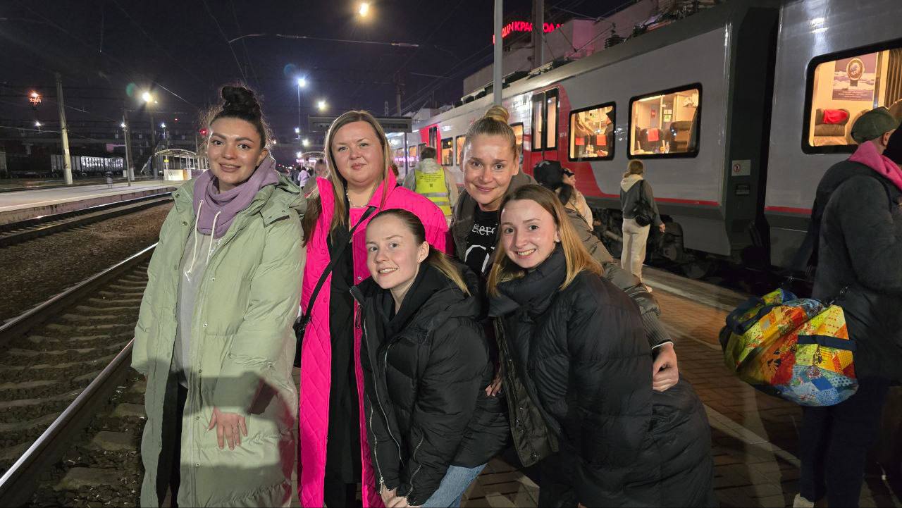 «Многих увозили с пляжа на скорой»: волонтеры из Татарстана спасают от беды Черное море