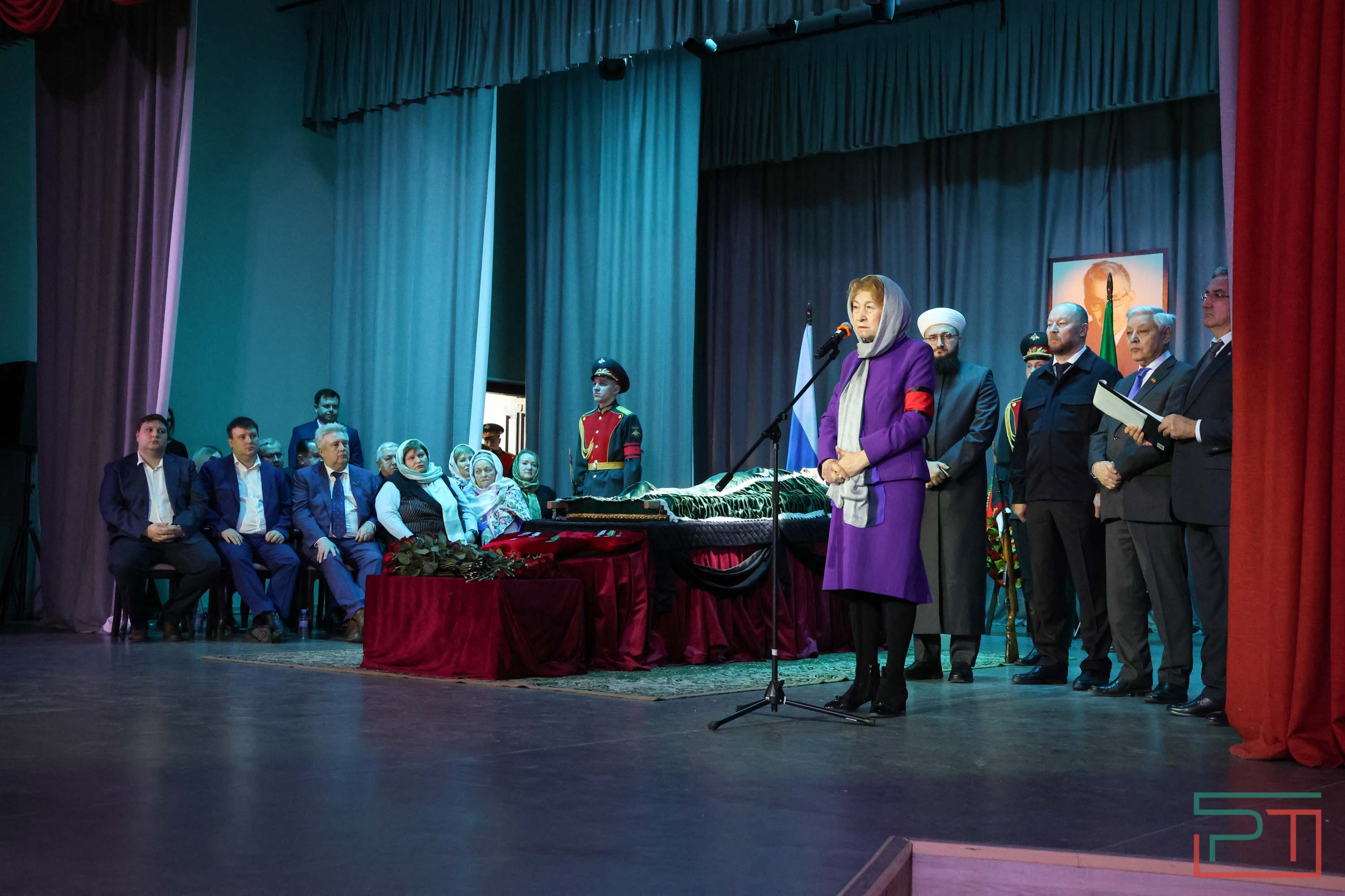 В Казани простились с экс-заместителем Премьер-министра РТ Ильгизом Хайруллиным