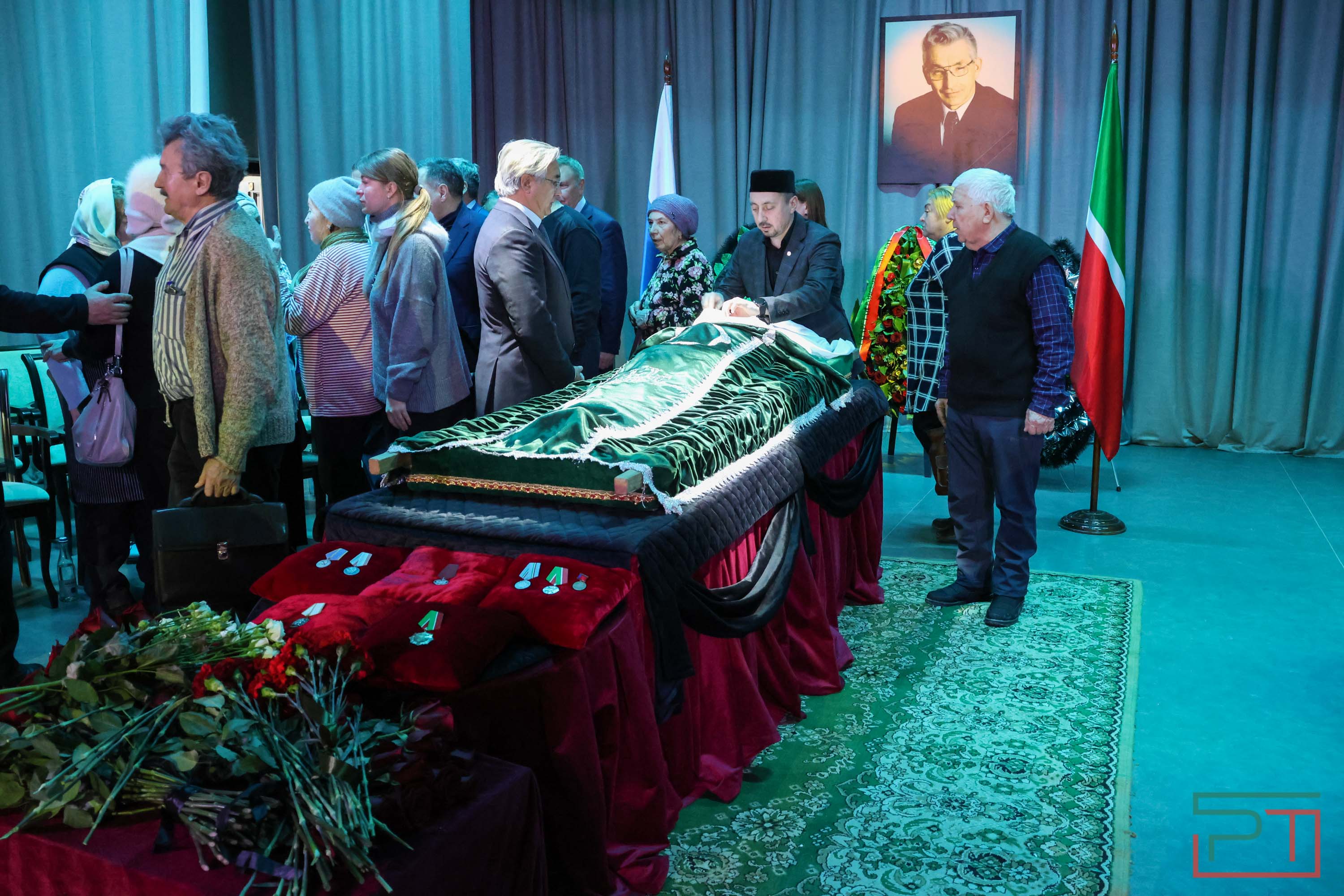 В Казани простились с экс-заместителем Премьер-министра РТ Ильгизом Хайруллиным