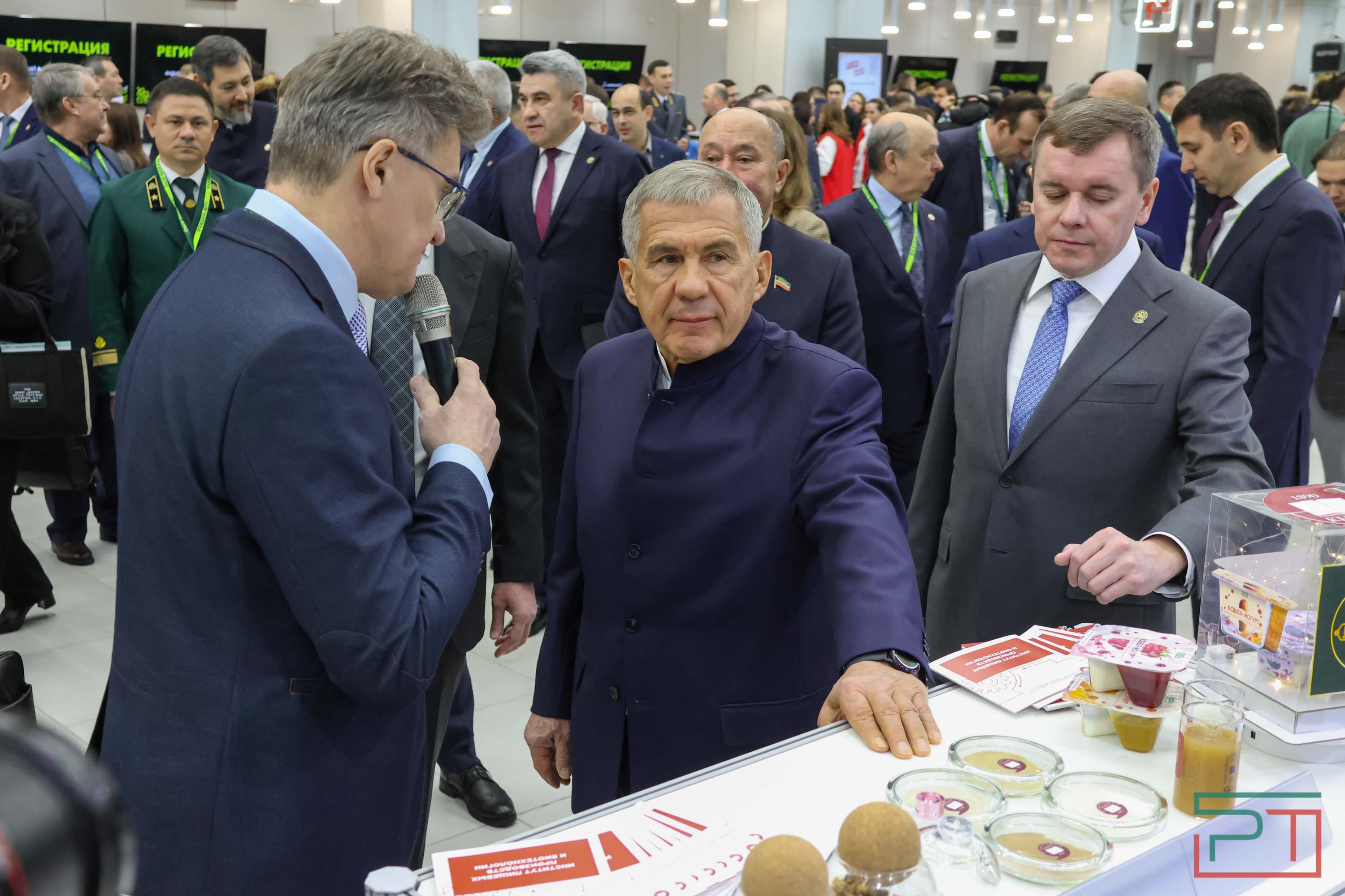 Минниханов осмотрел выставку «Казань Агро 2025»