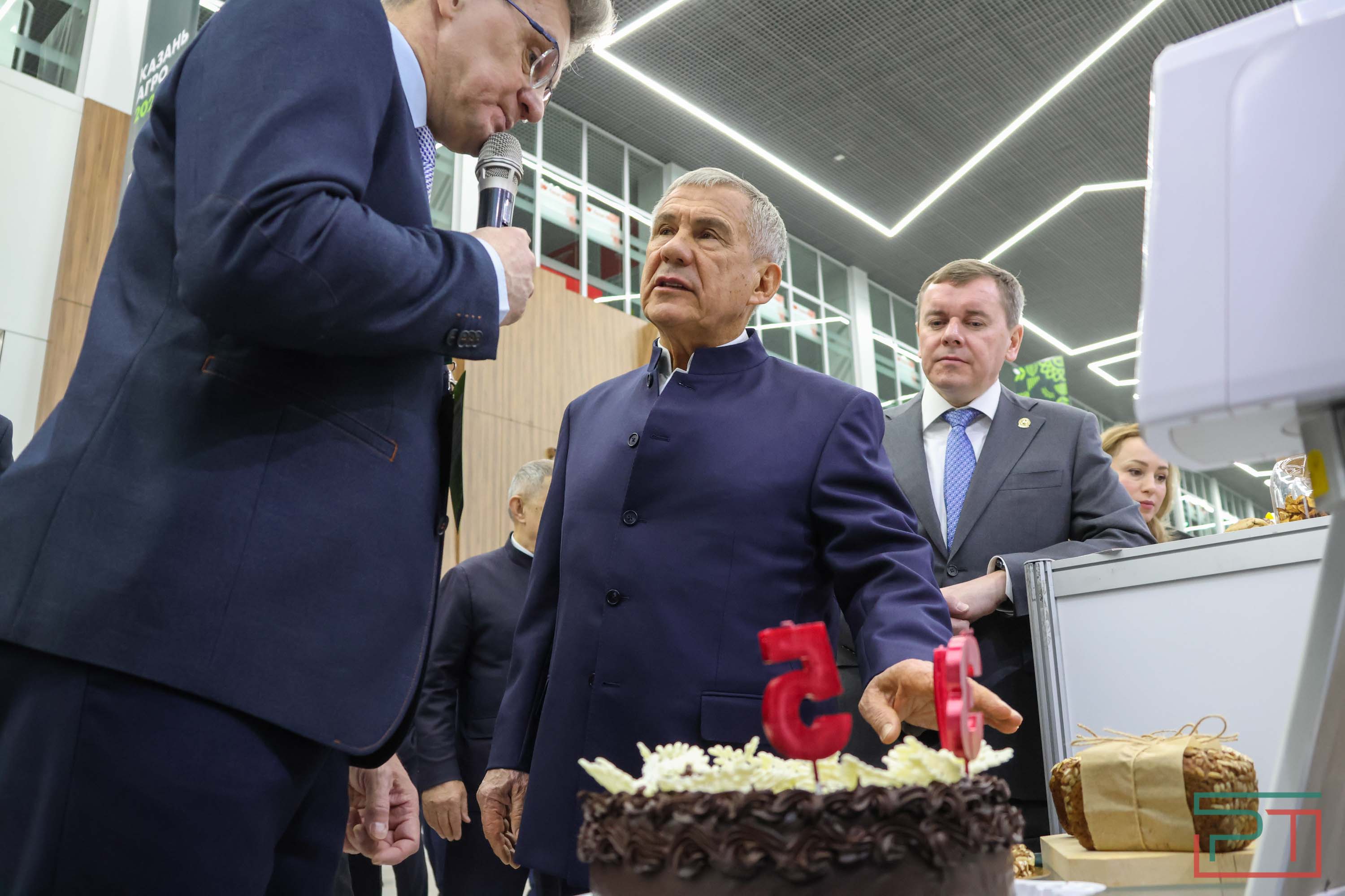 Минниханов осмотрел выставку «Казань Агро 2025»