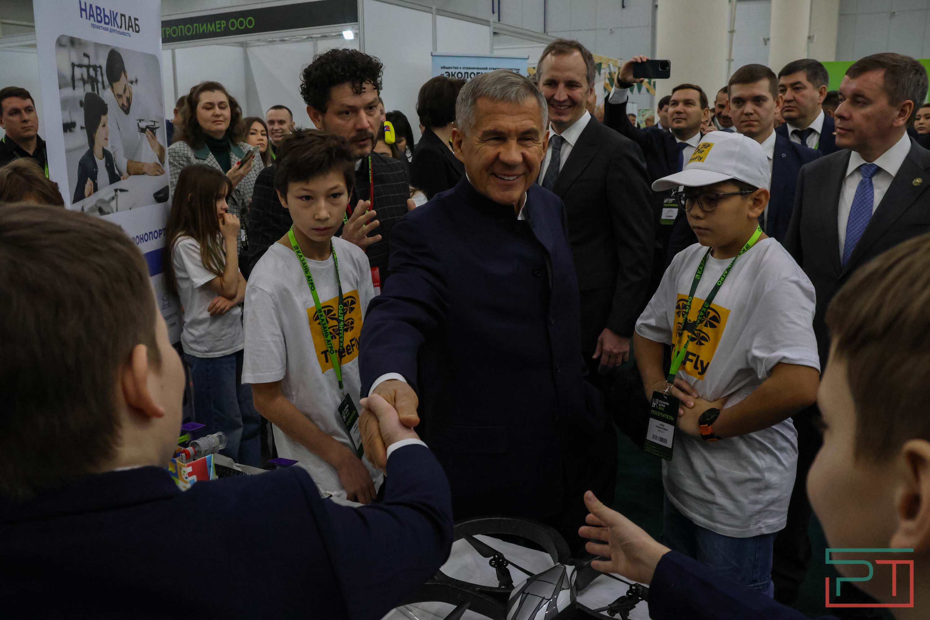 Минниханов осмотрел выставку «Казань Агро 2025»