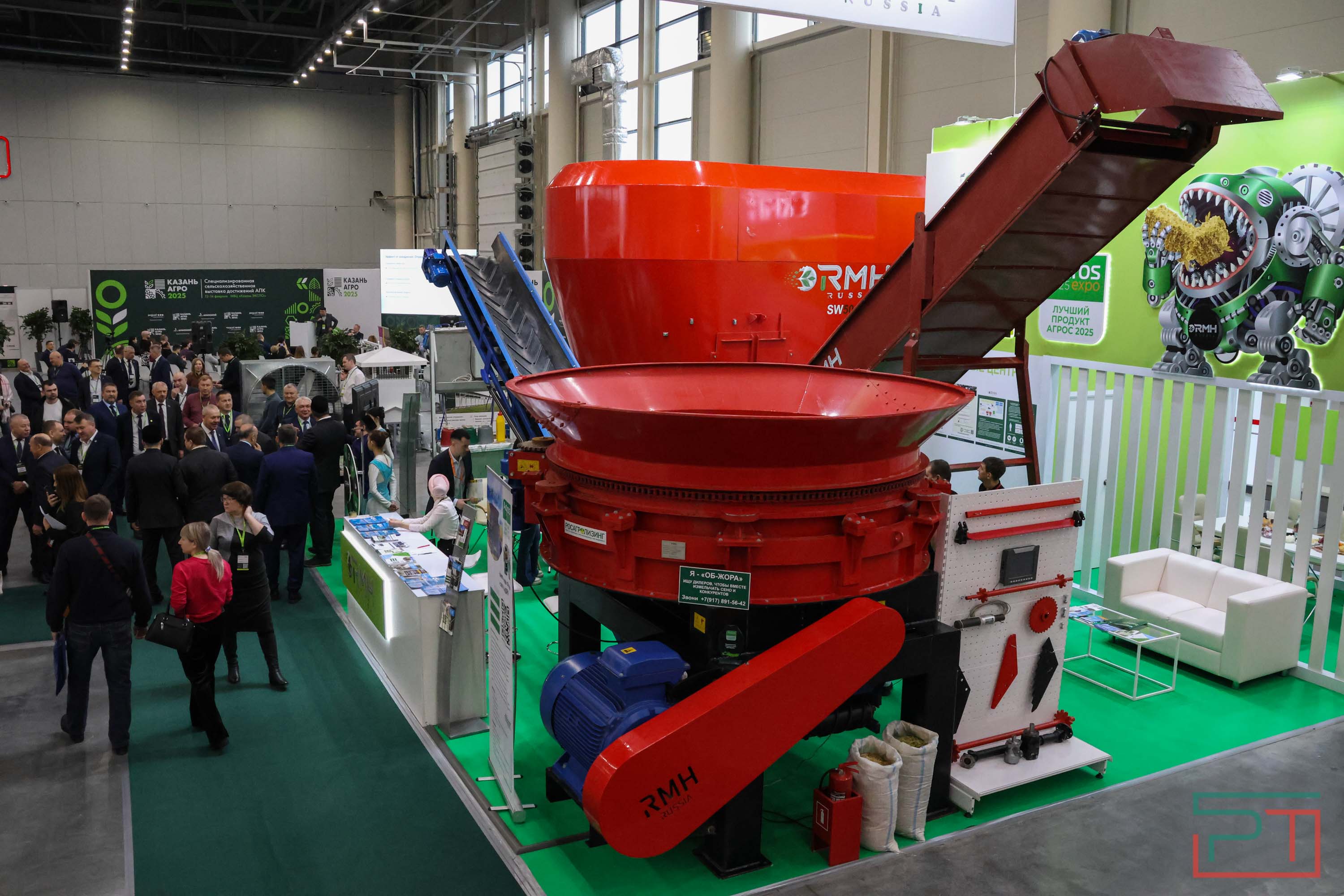 Минниханов осмотрел выставку «Казань Агро 2025»