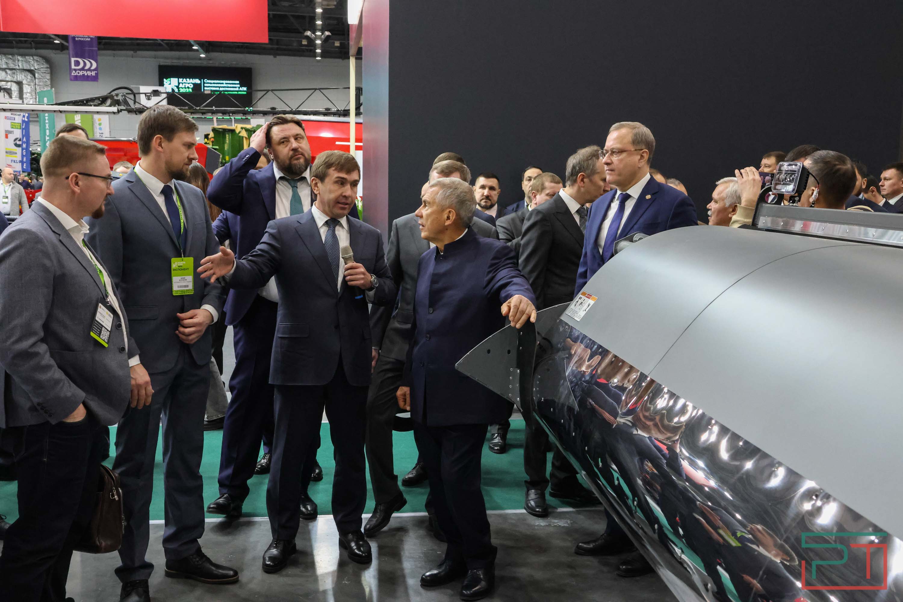 Минниханов осмотрел выставку «Казань Агро 2025»