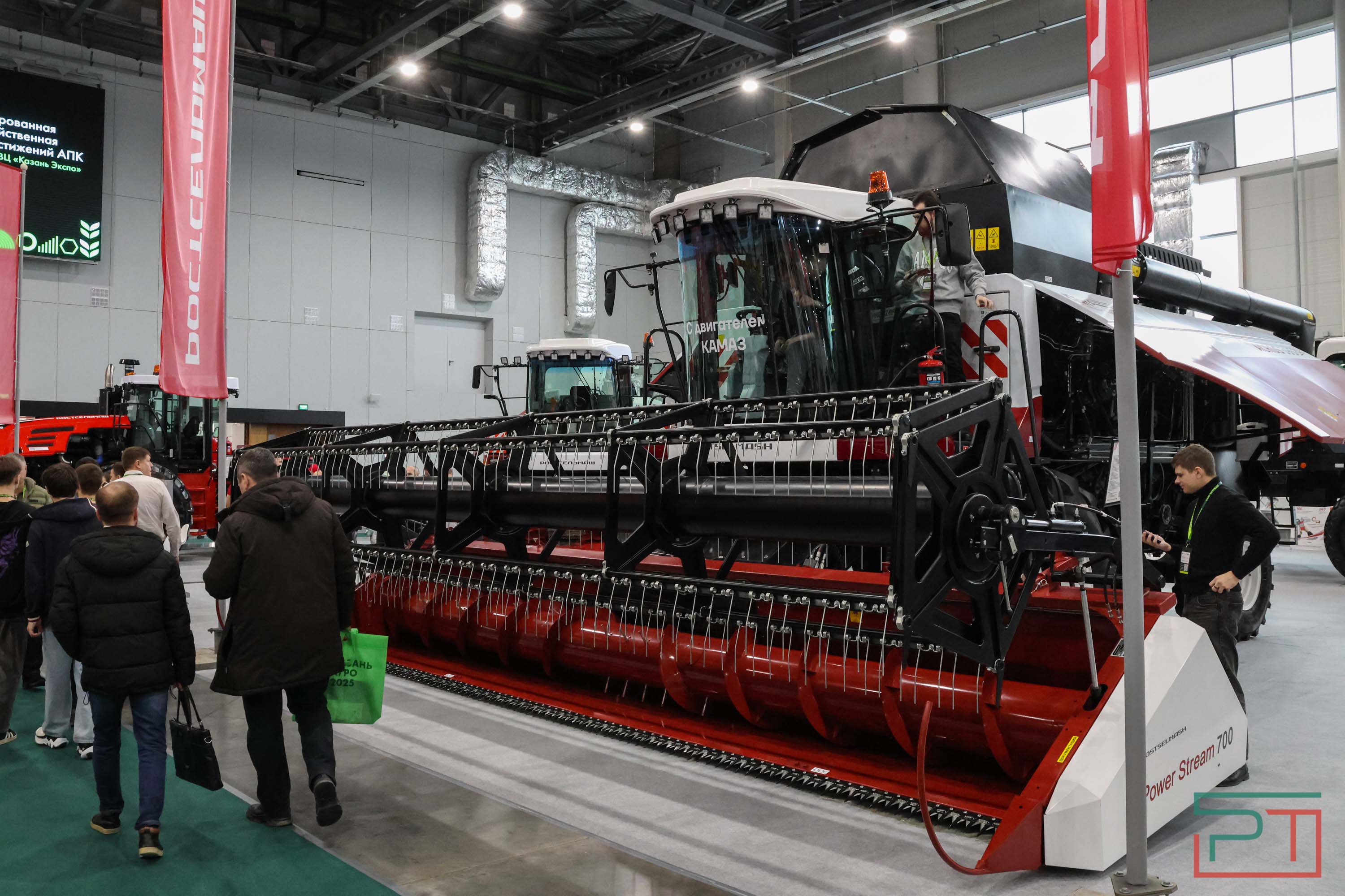 Минниханов осмотрел выставку «Казань Агро 2025»