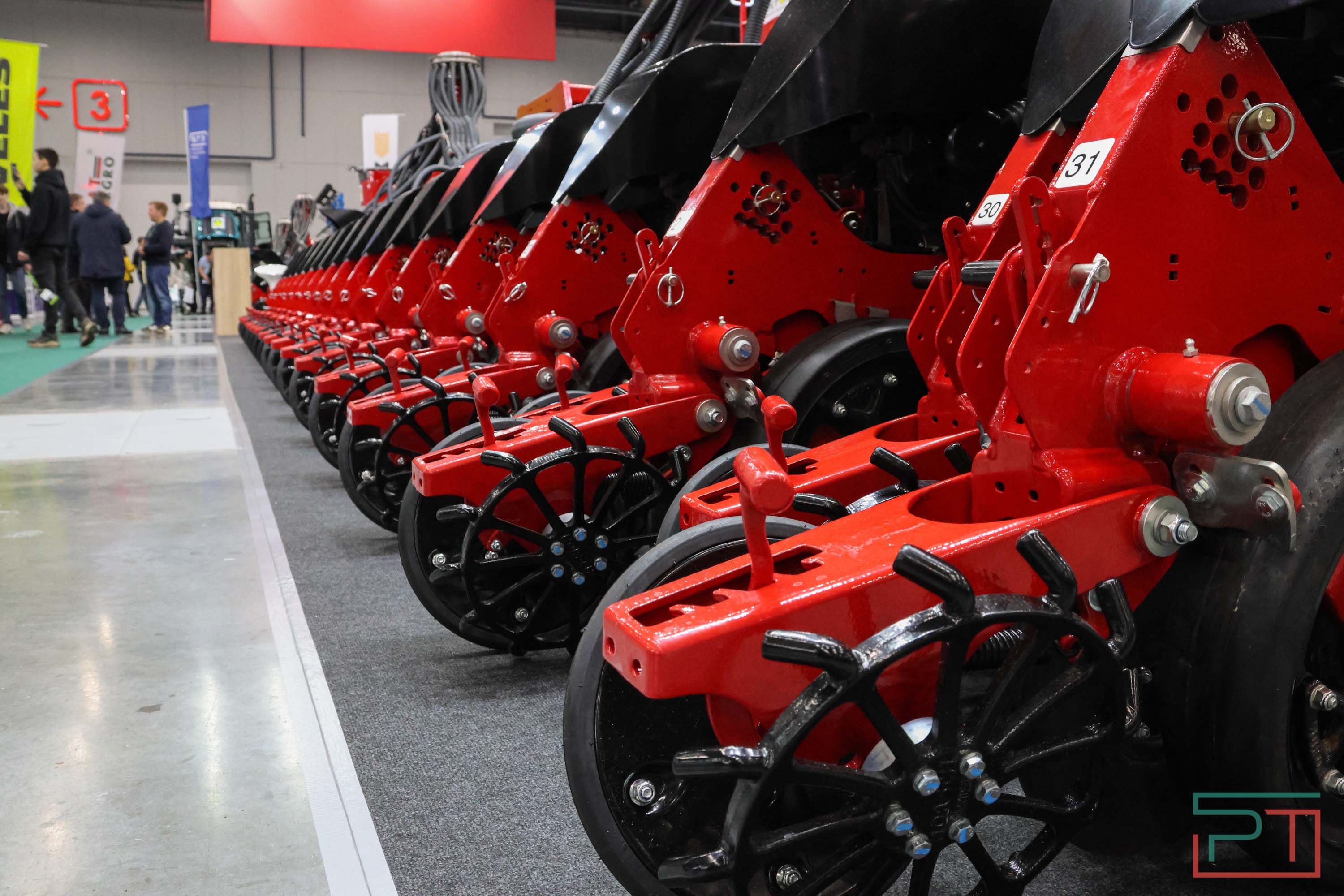 Минниханов осмотрел выставку «Казань Агро 2025»