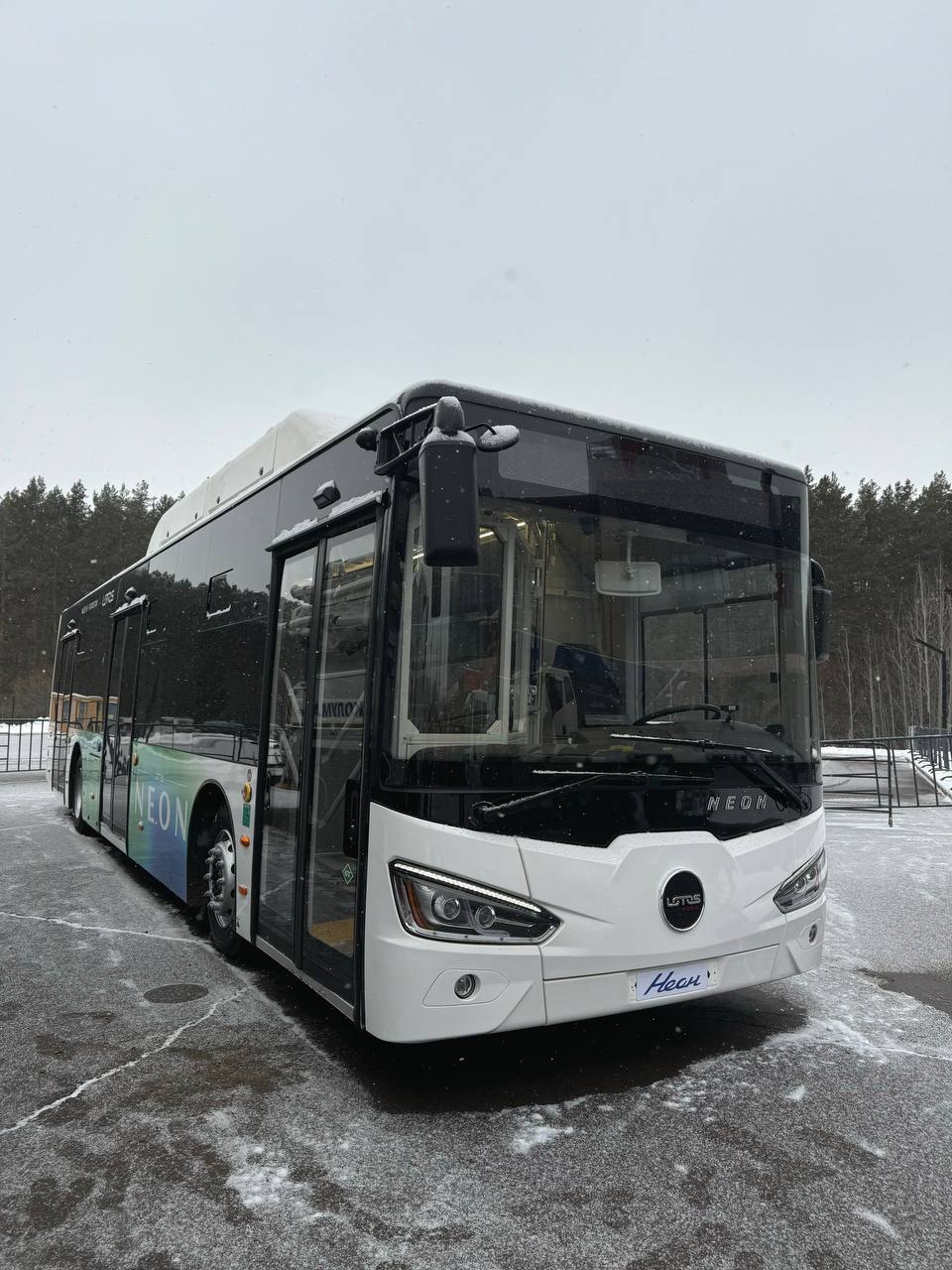 В Челнах представили снегоболотоход, бронированное авто и другую технику местного производства