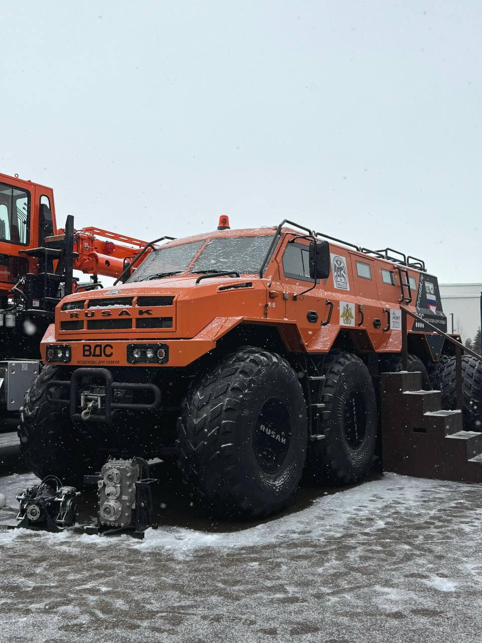 В Челнах представили снегоболотоход, бронированное авто и другую технику местного производства