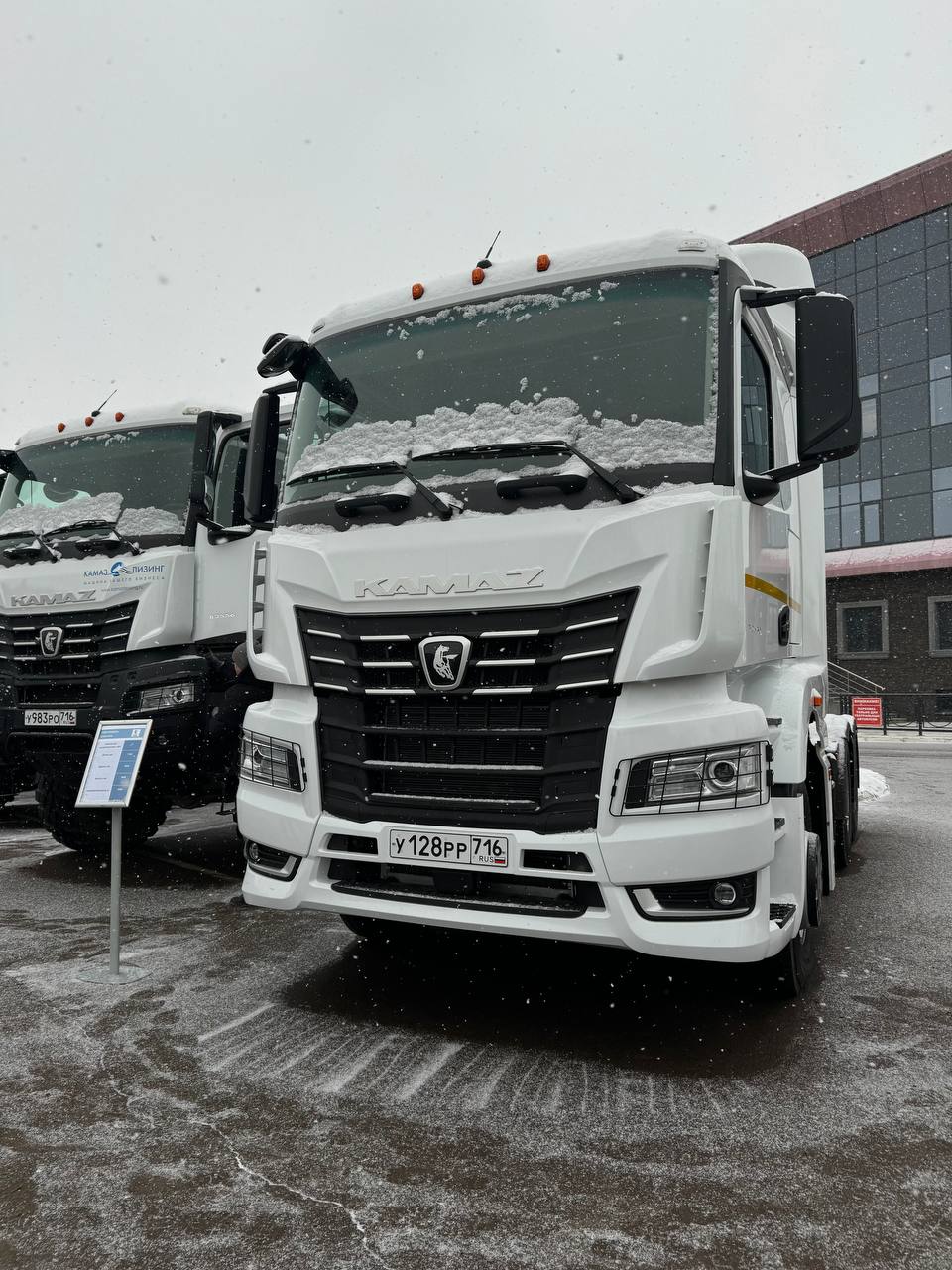 В Челнах представили снегоболотоход, бронированное авто и другую технику местного производства