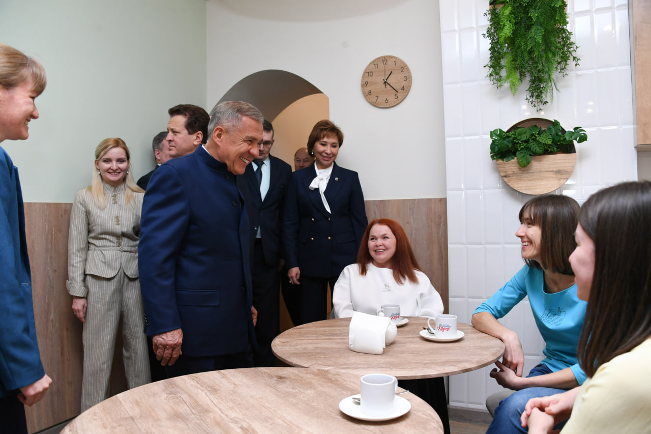 Минниханов посетил инклюзивный центр «Тылсым» в Казани