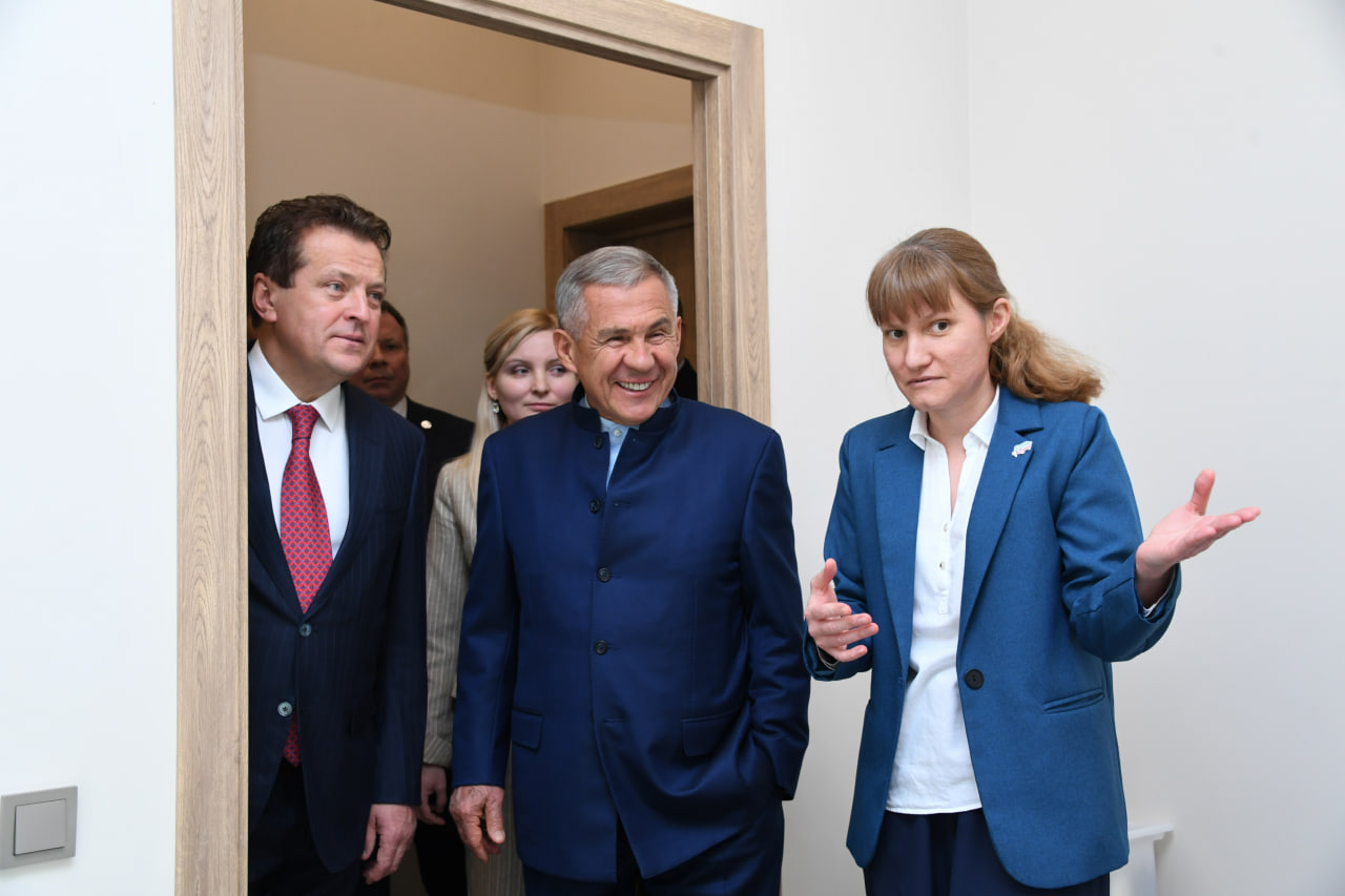 Минниханов посетил инклюзивный центр «Тылсым» в Казани