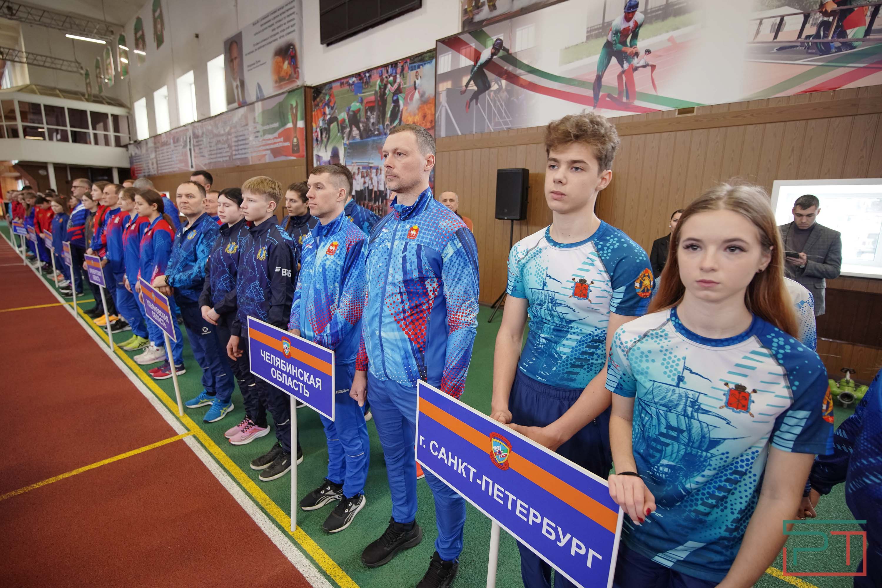 Старт соревнований по пожарно-спасательному спорту