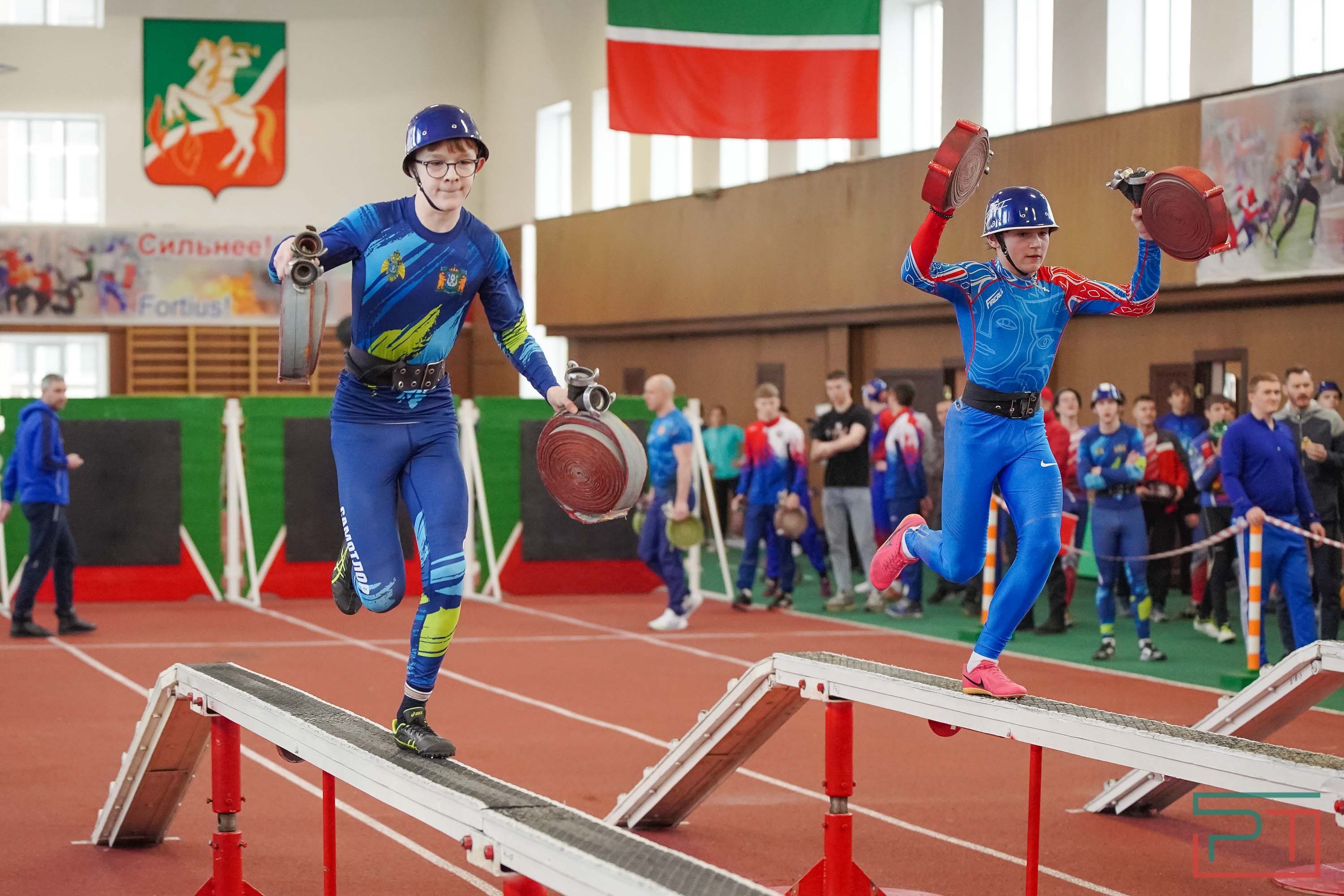 Старт соревнований по пожарно-спасательному спорту