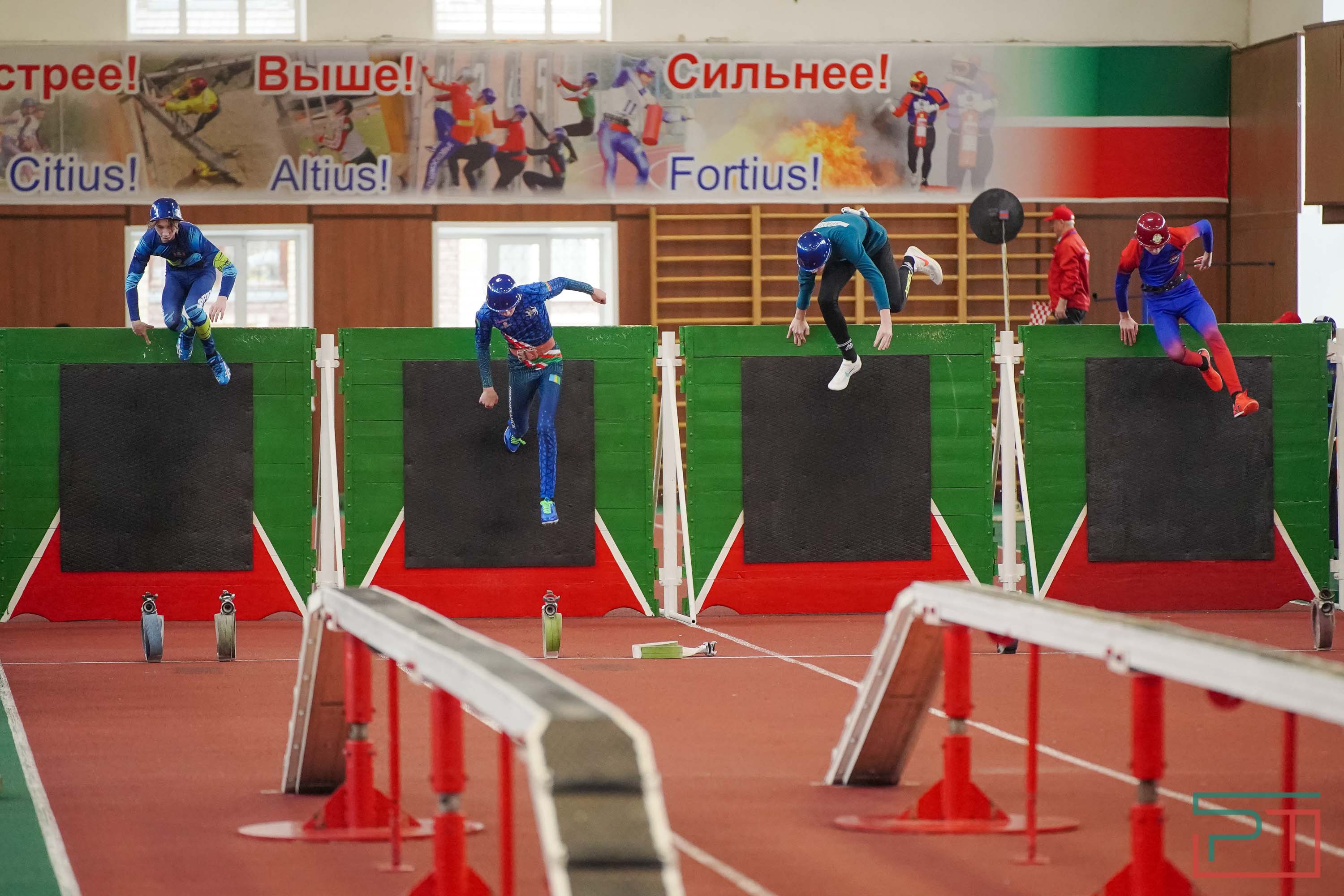 Старт соревнований по пожарно-спасательному спорту