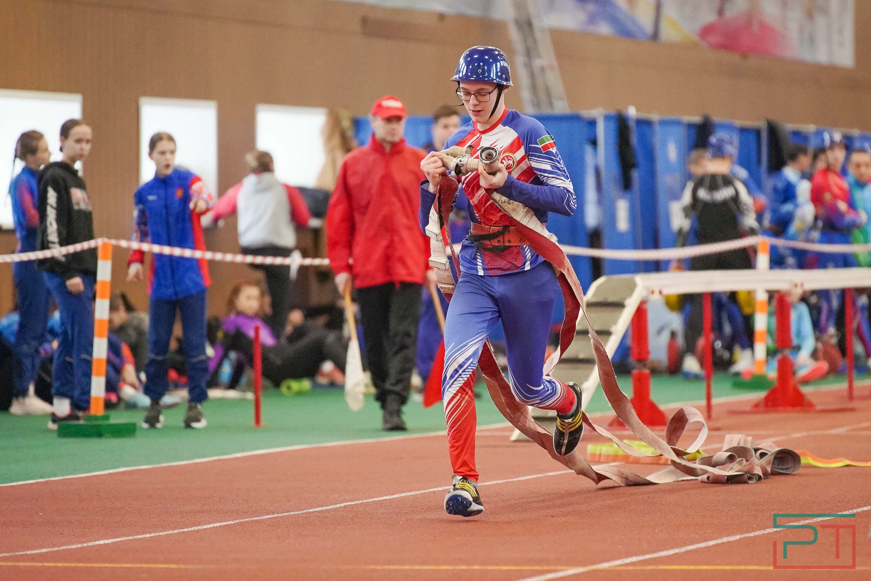 Старт соревнований по пожарно-спасательному спорту