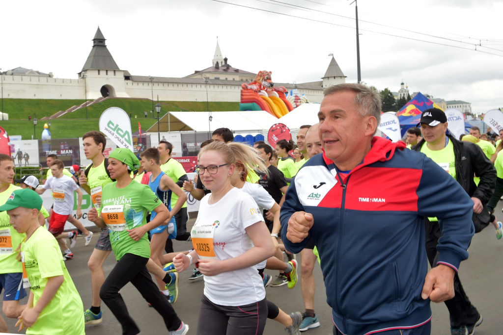 «Работаю не для того, чтобы кому-то нравиться»: яркие фразы и фото Рустама Минниханова