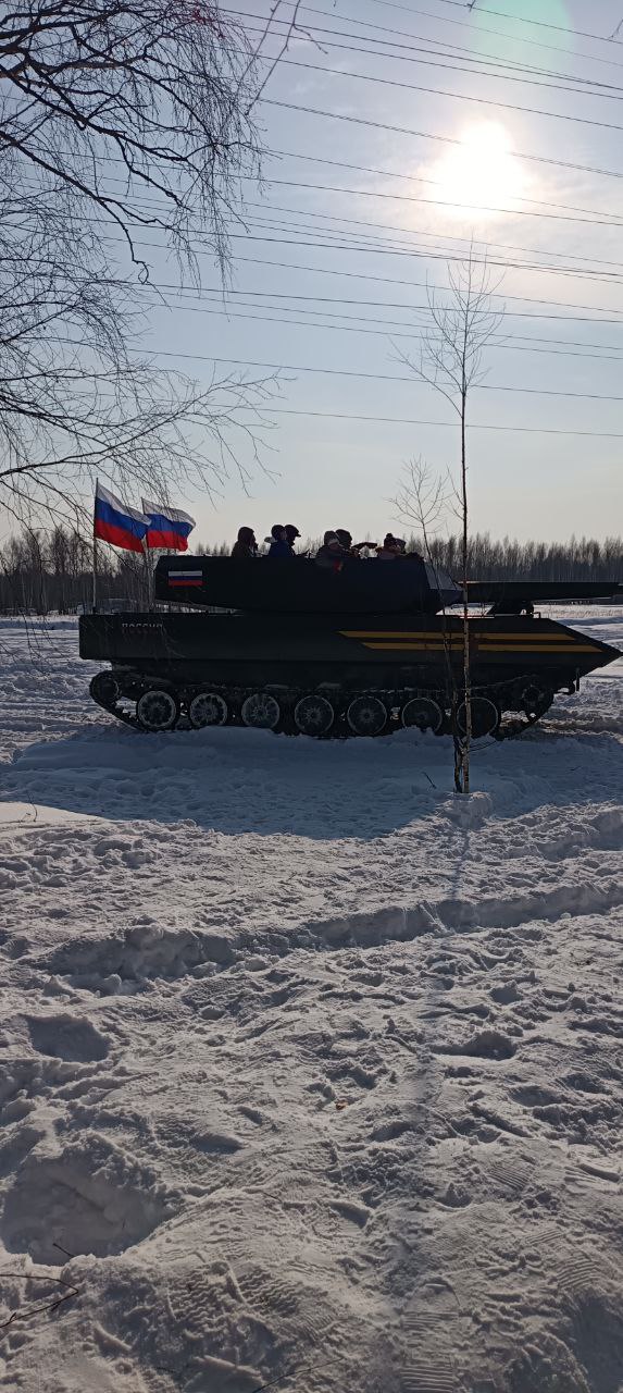 «Армата» отдыхает: казанец устраивает в лесу покатушки на самодельном танке