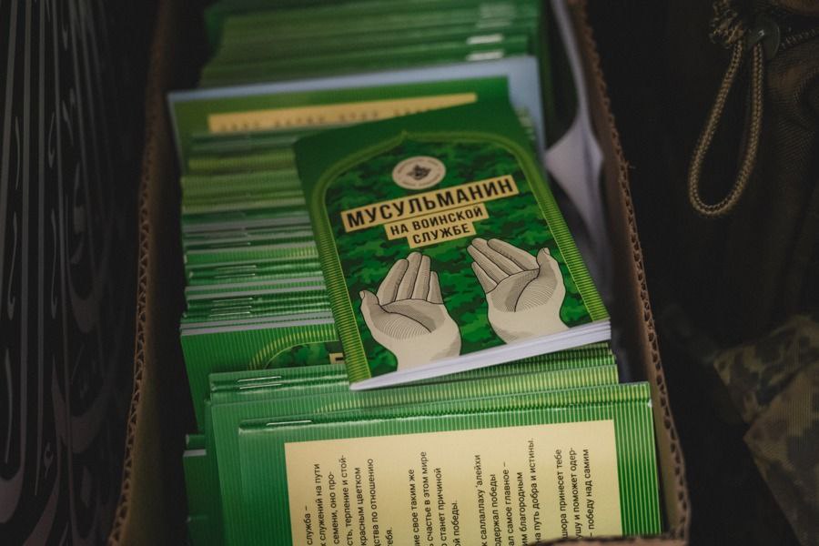 Муфтий Татарстана вручил ключи от мобильной мечети имаму батальона «Батыр»