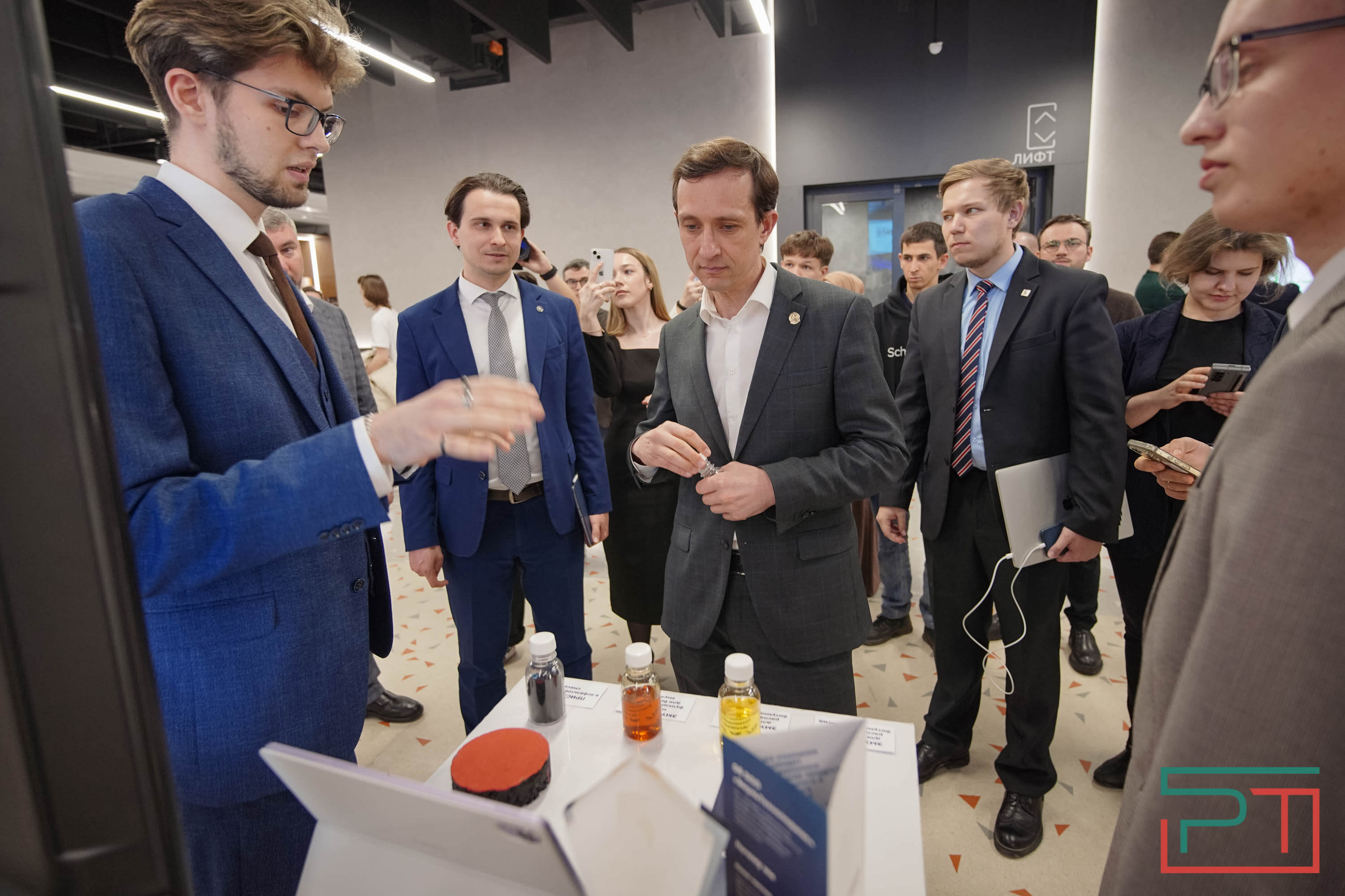 Глава Минцифры РТ встретился с IT-сообществом