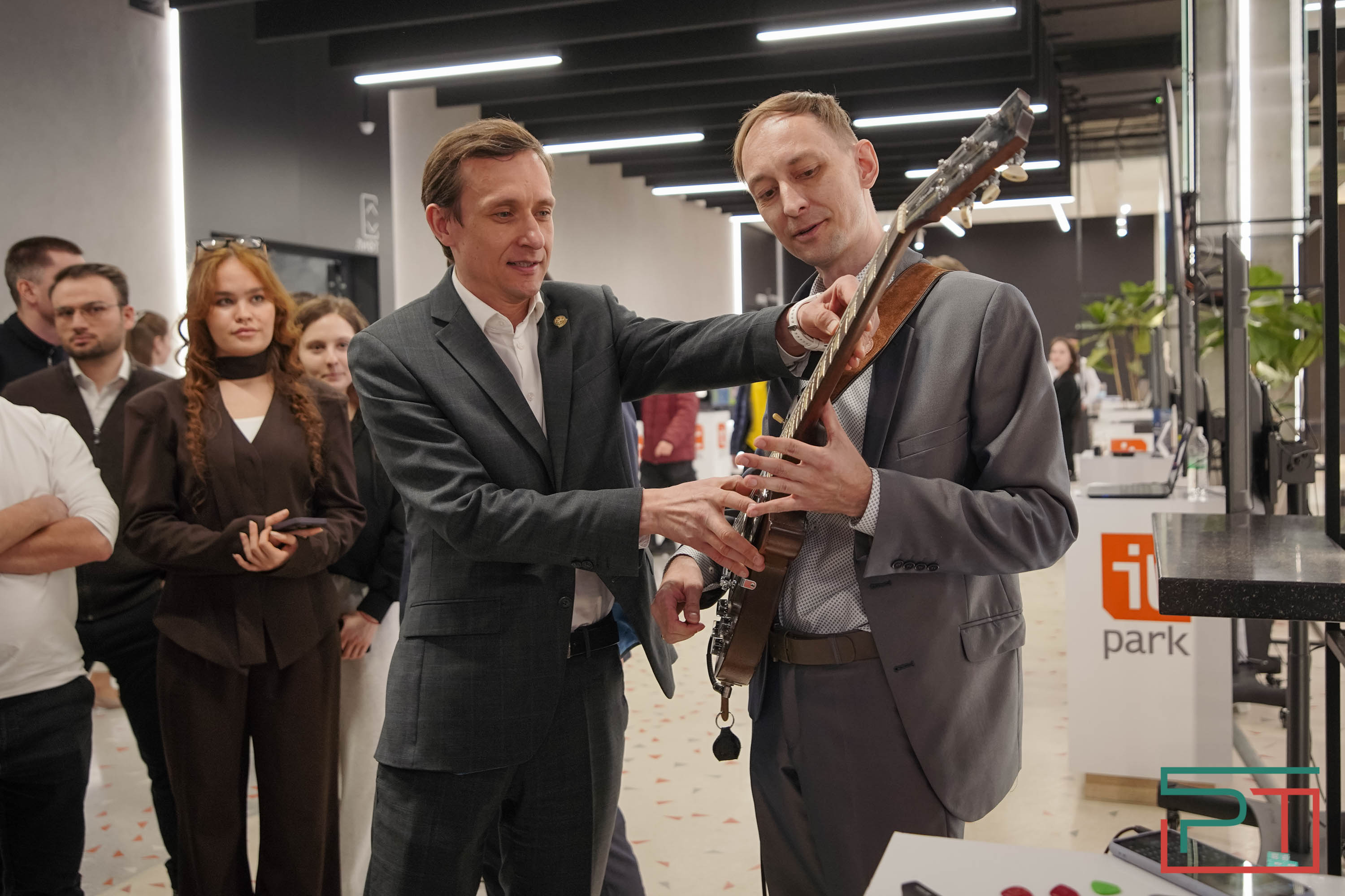 Глава Минцифры РТ встретился с IT-сообществом