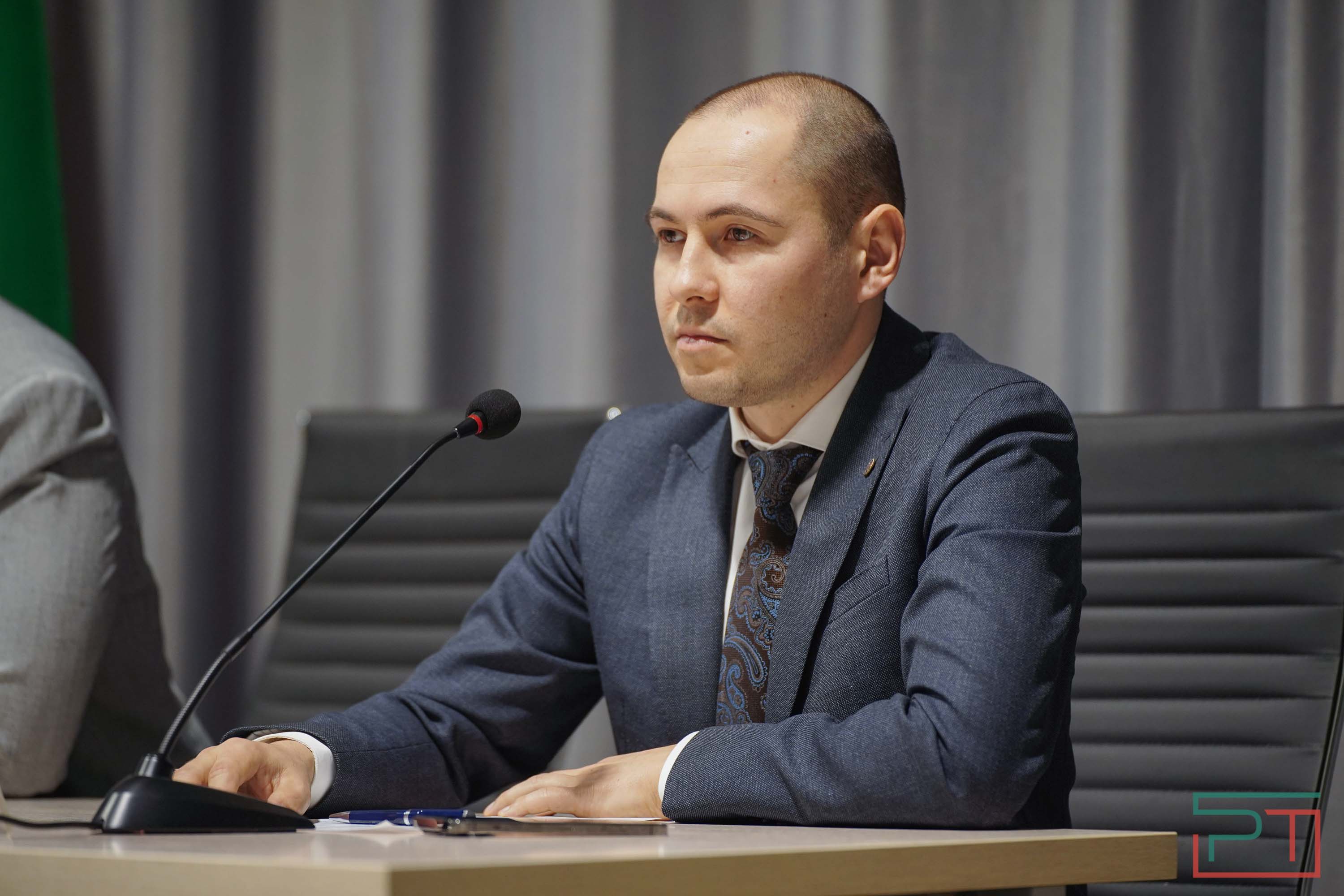 Герой России Расим Баксиков встретился с молодыми юристами