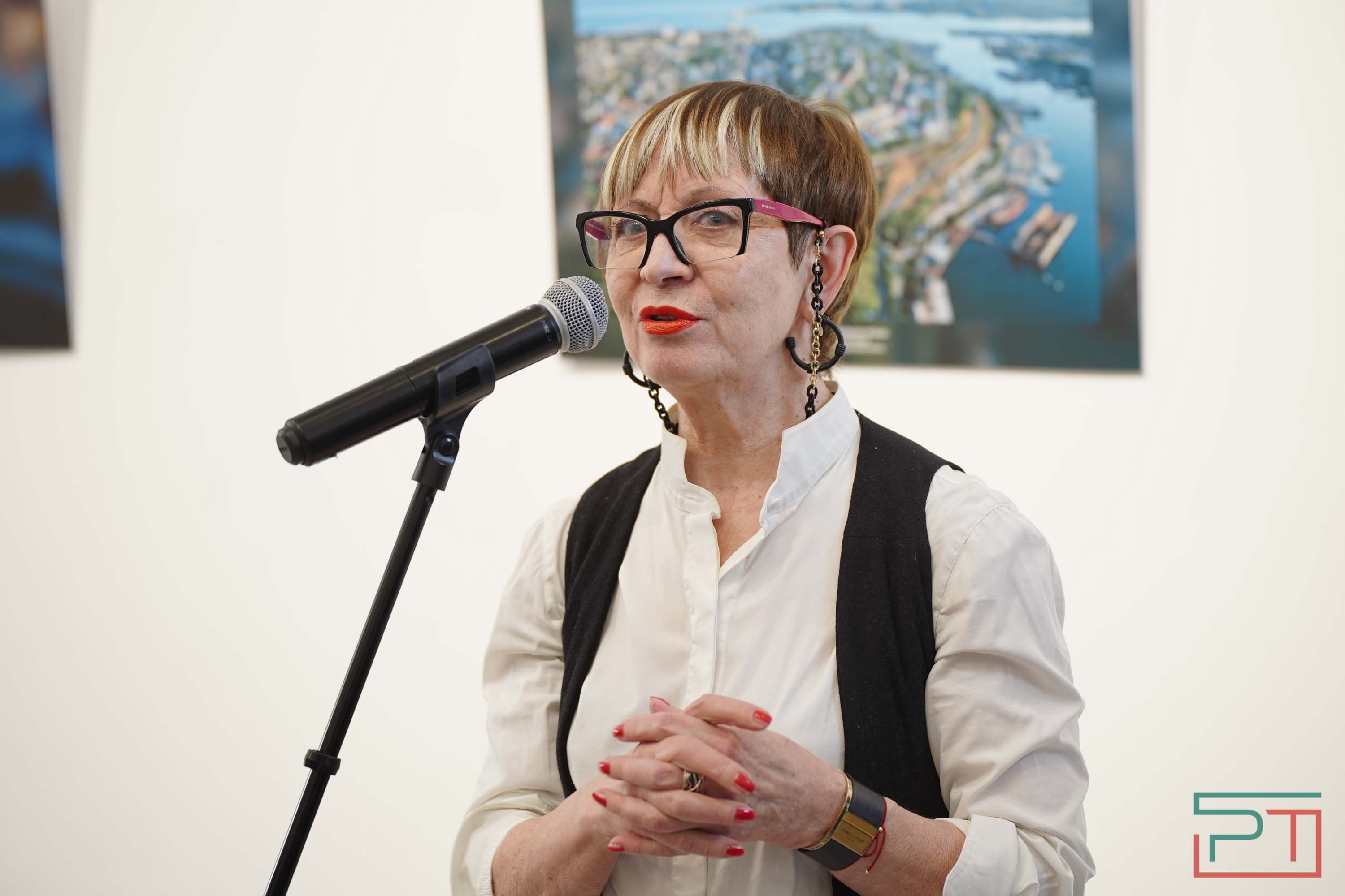 Открытие фотовыставки о Крыме