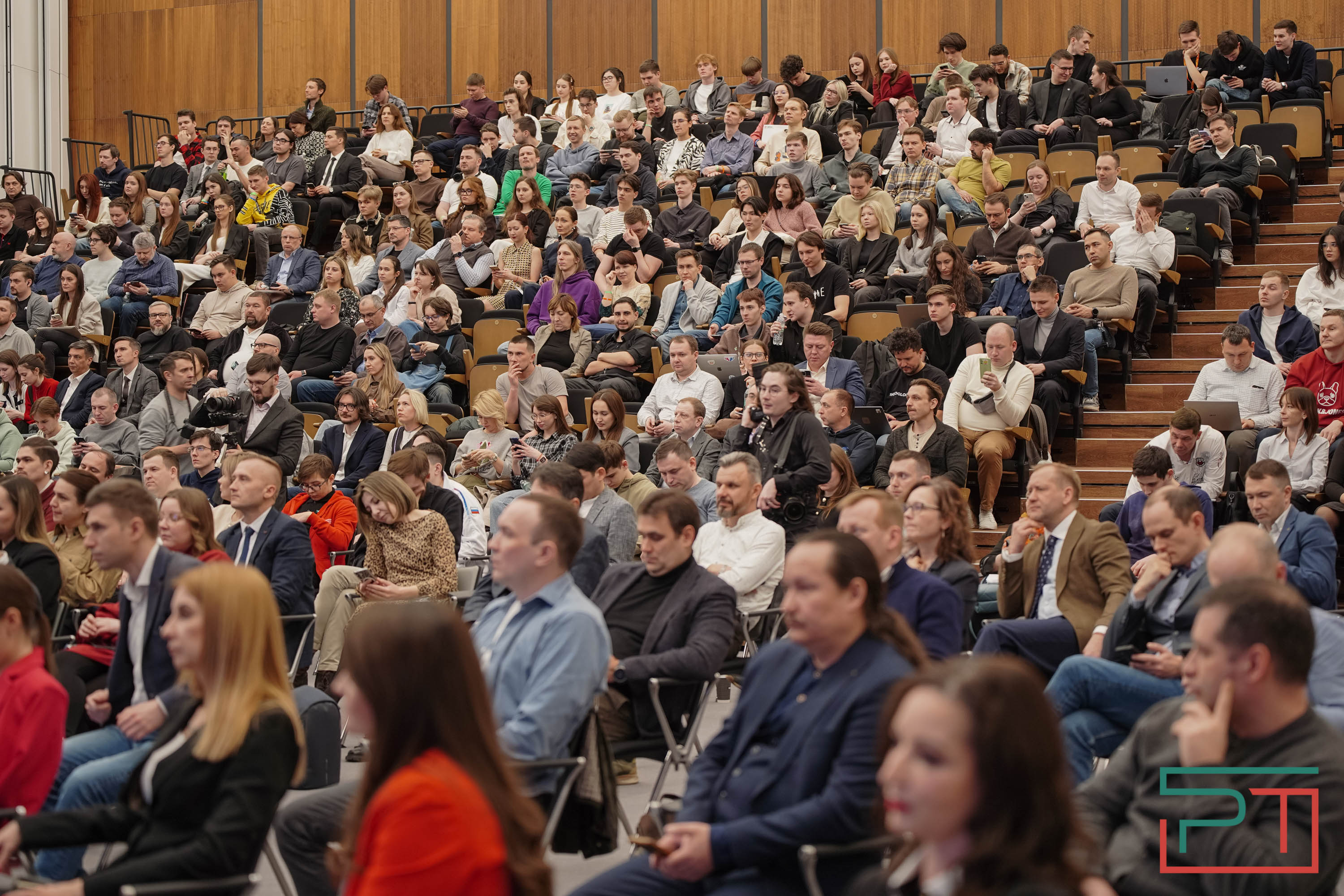 Глава Минцифры РТ встретился с IT-сообществом